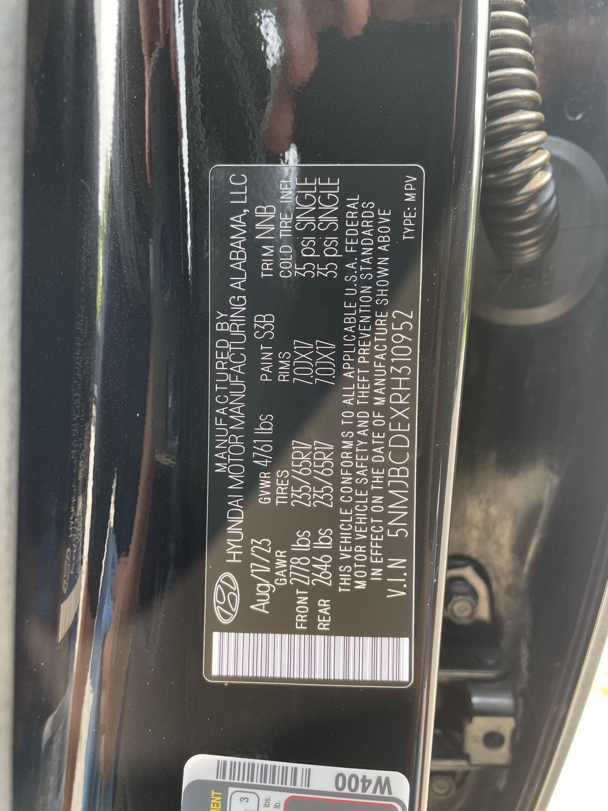 Vehicle photo 32