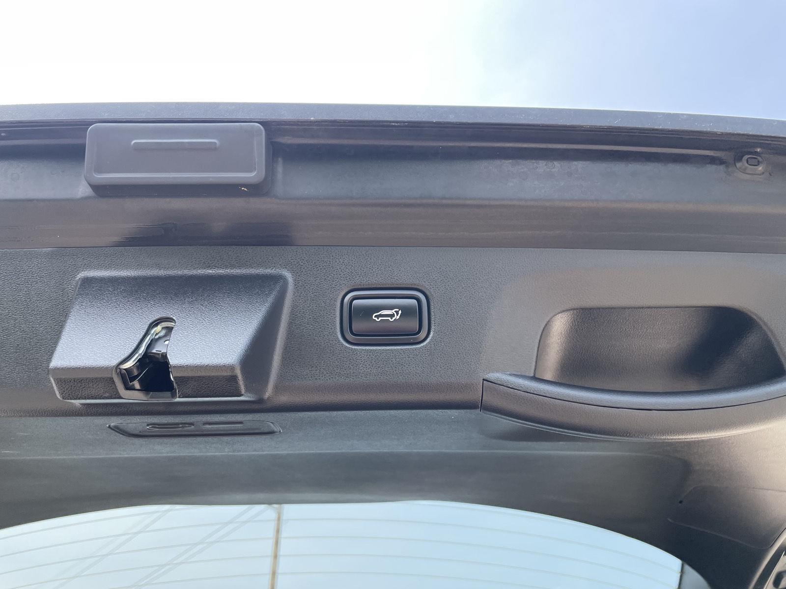 Vehicle photo 36