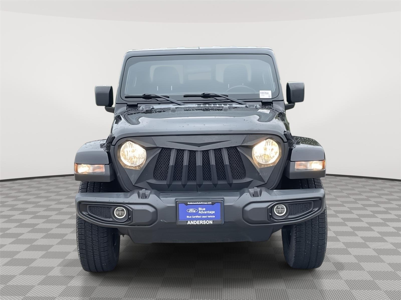 Vehicle photo 4