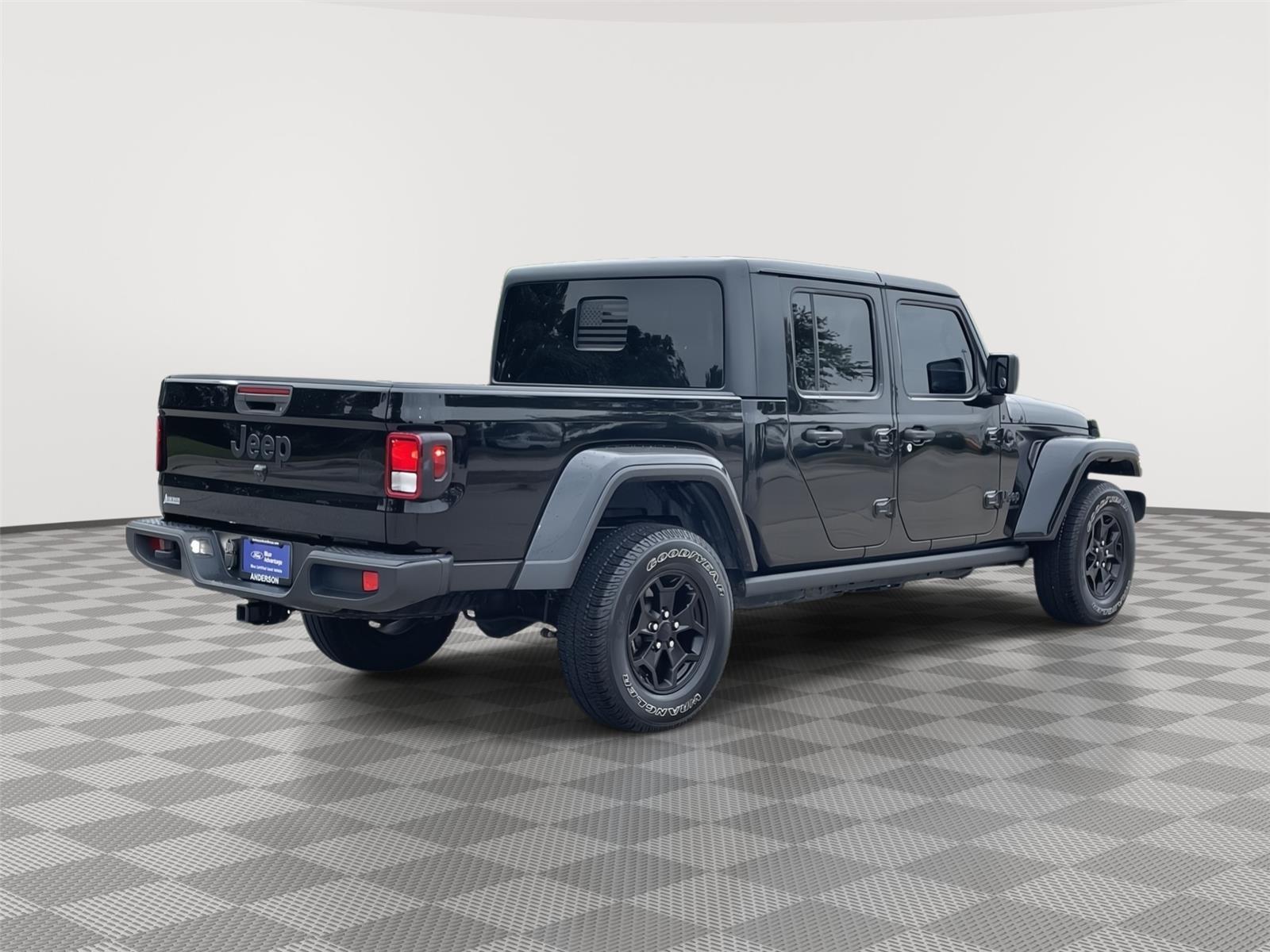 Vehicle photo 7