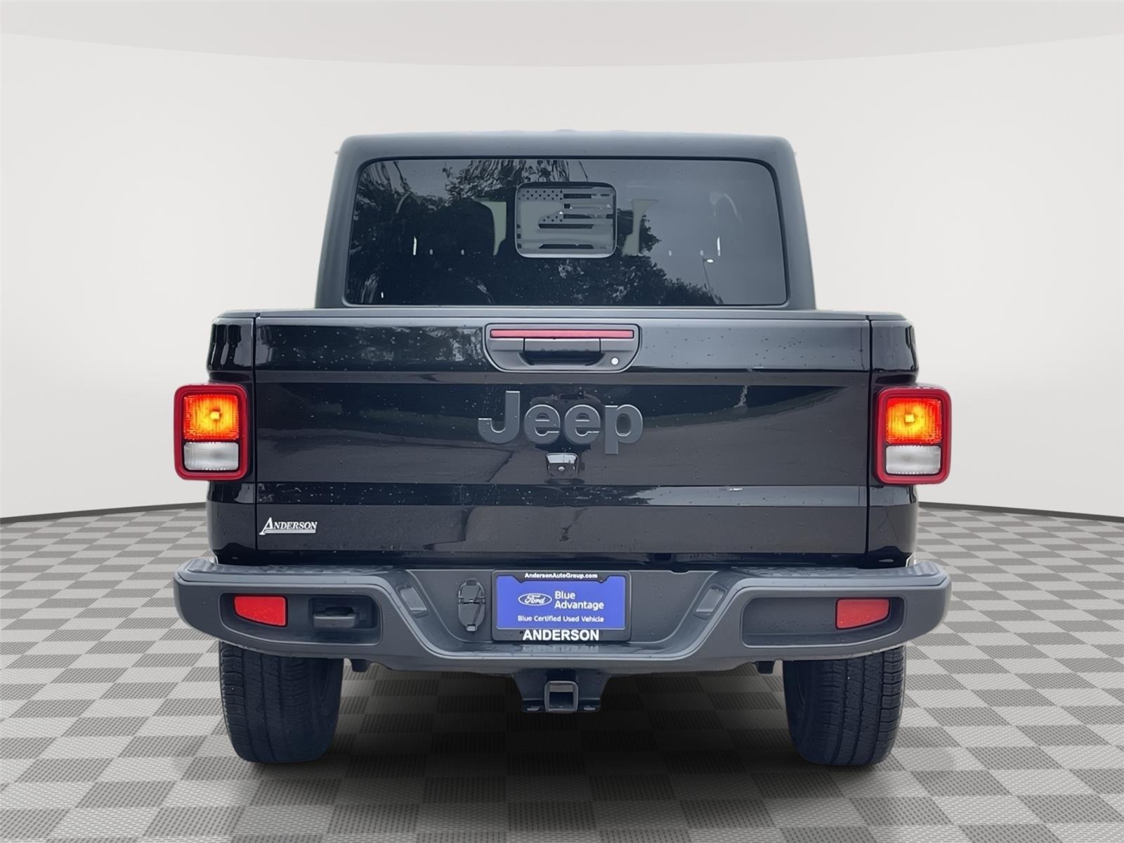 Vehicle photo 8