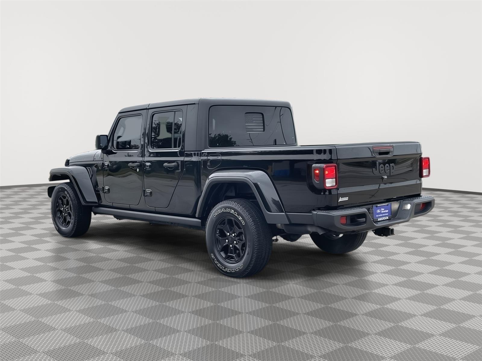 Vehicle photo 9