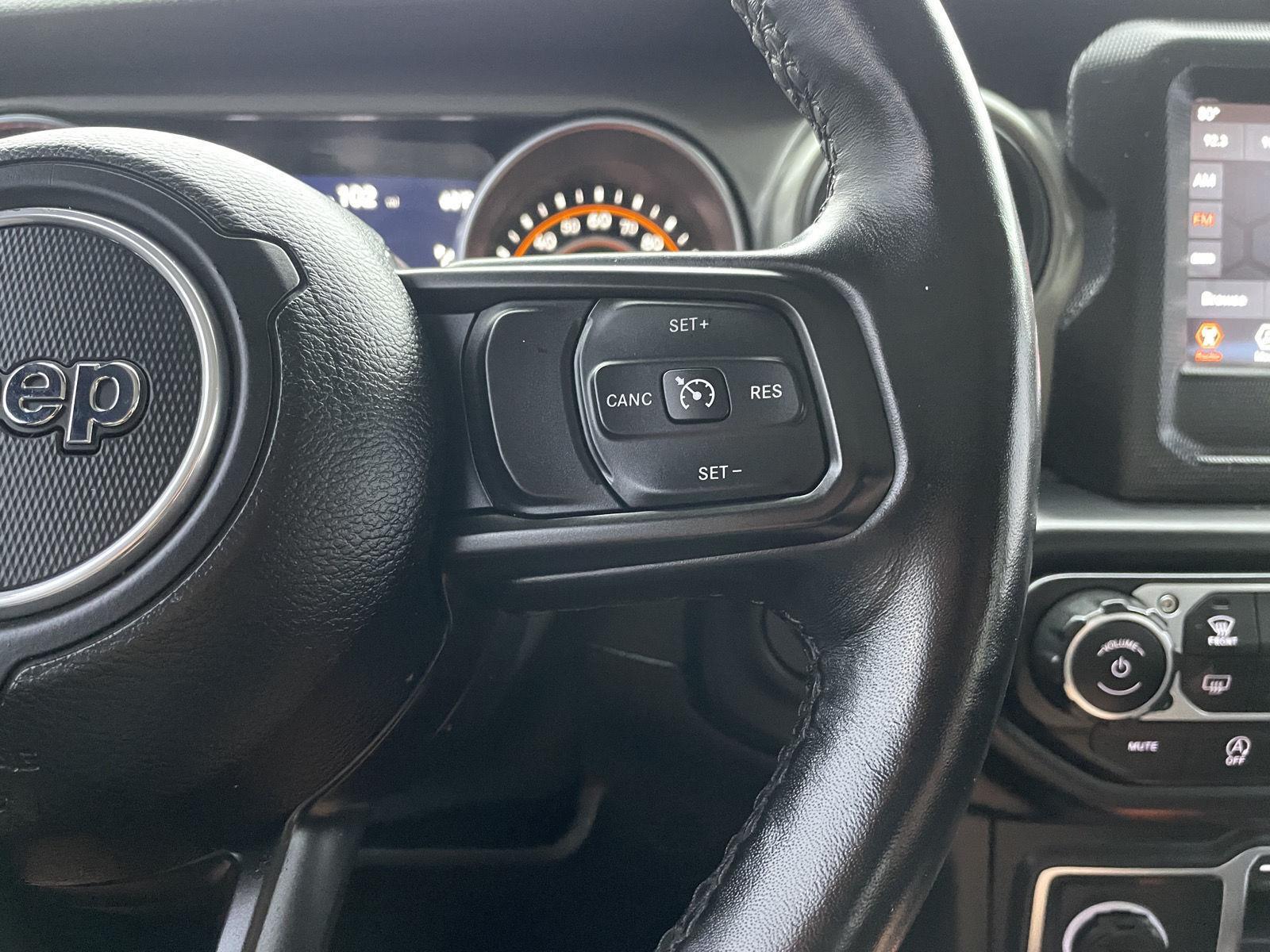 Vehicle photo 14