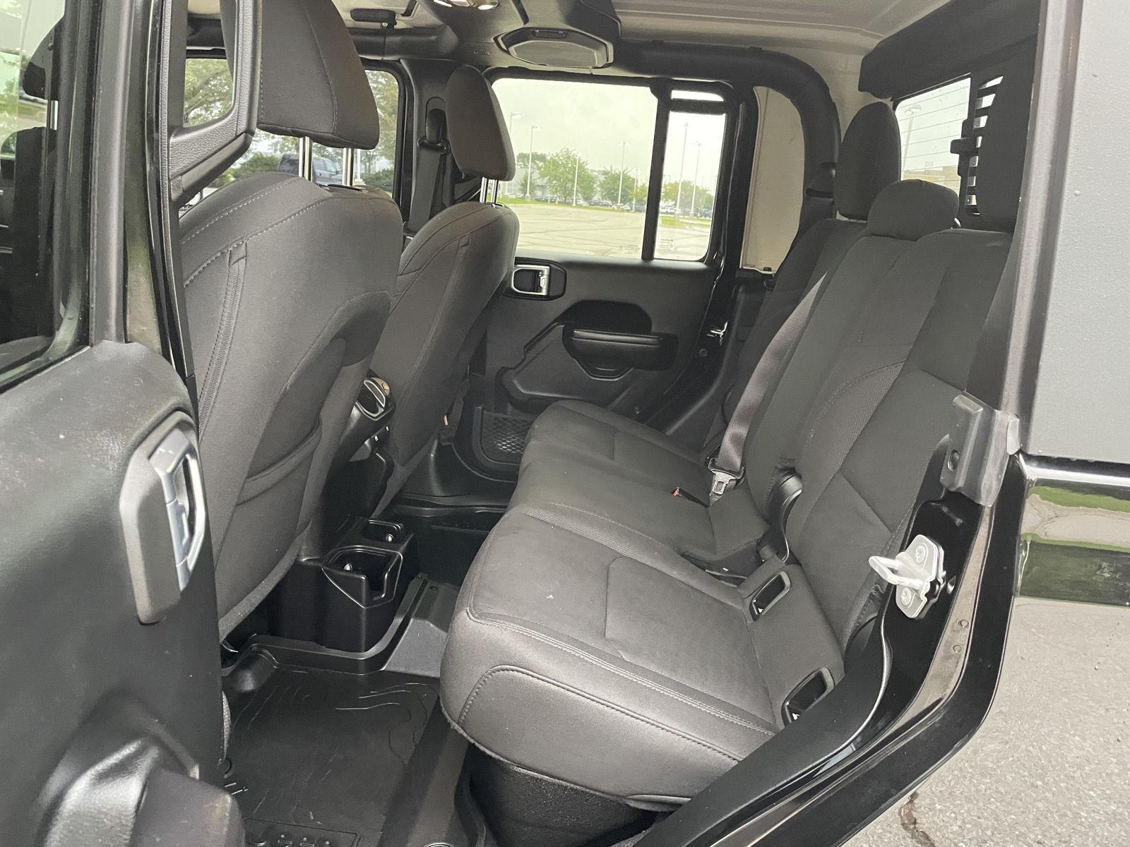 Vehicle photo 20