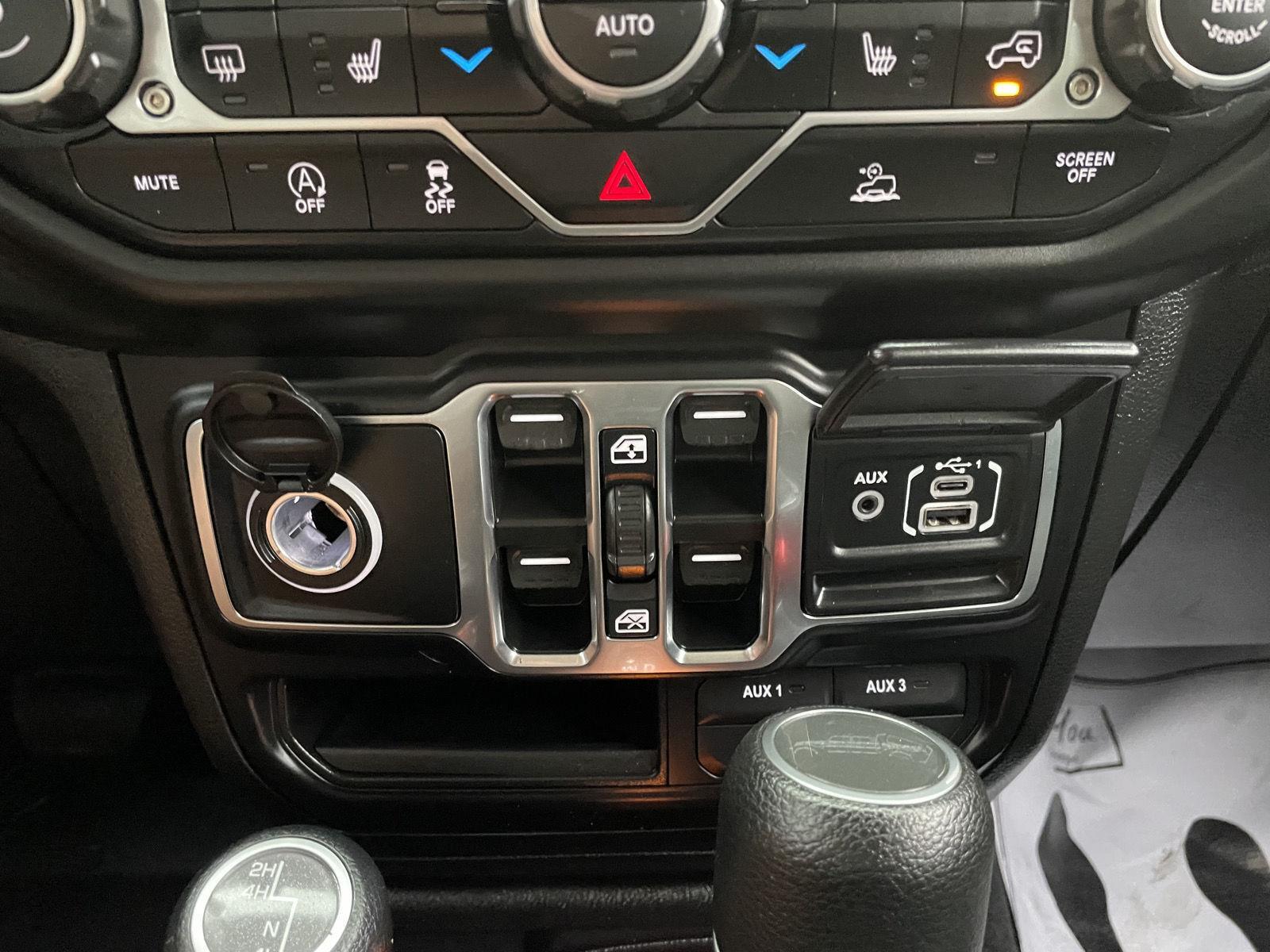 Vehicle photo 27