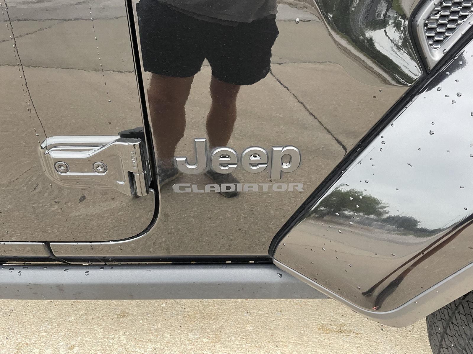 Vehicle photo 35