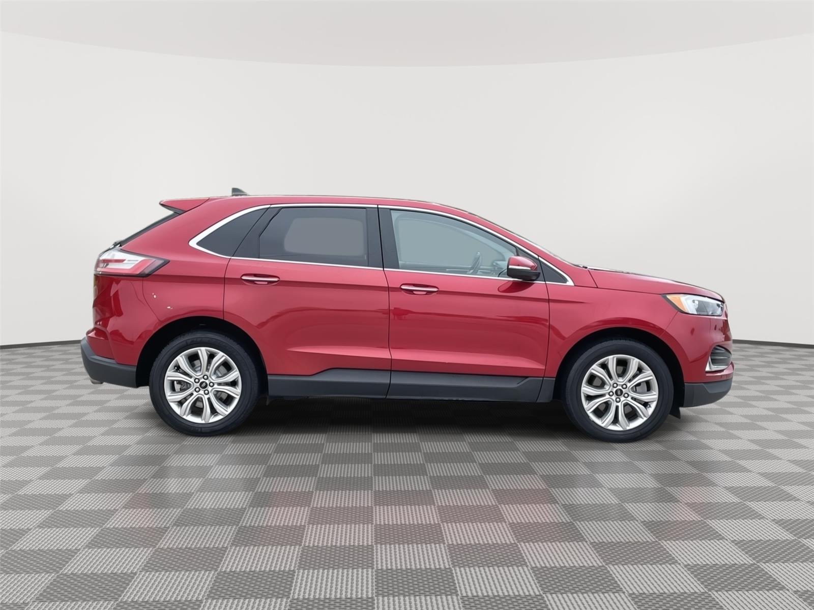 Vehicle photo 6