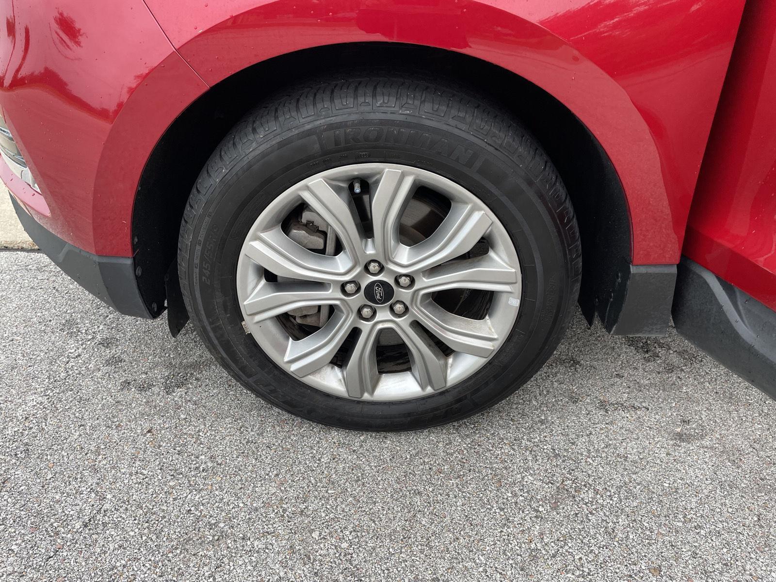 Vehicle photo 10