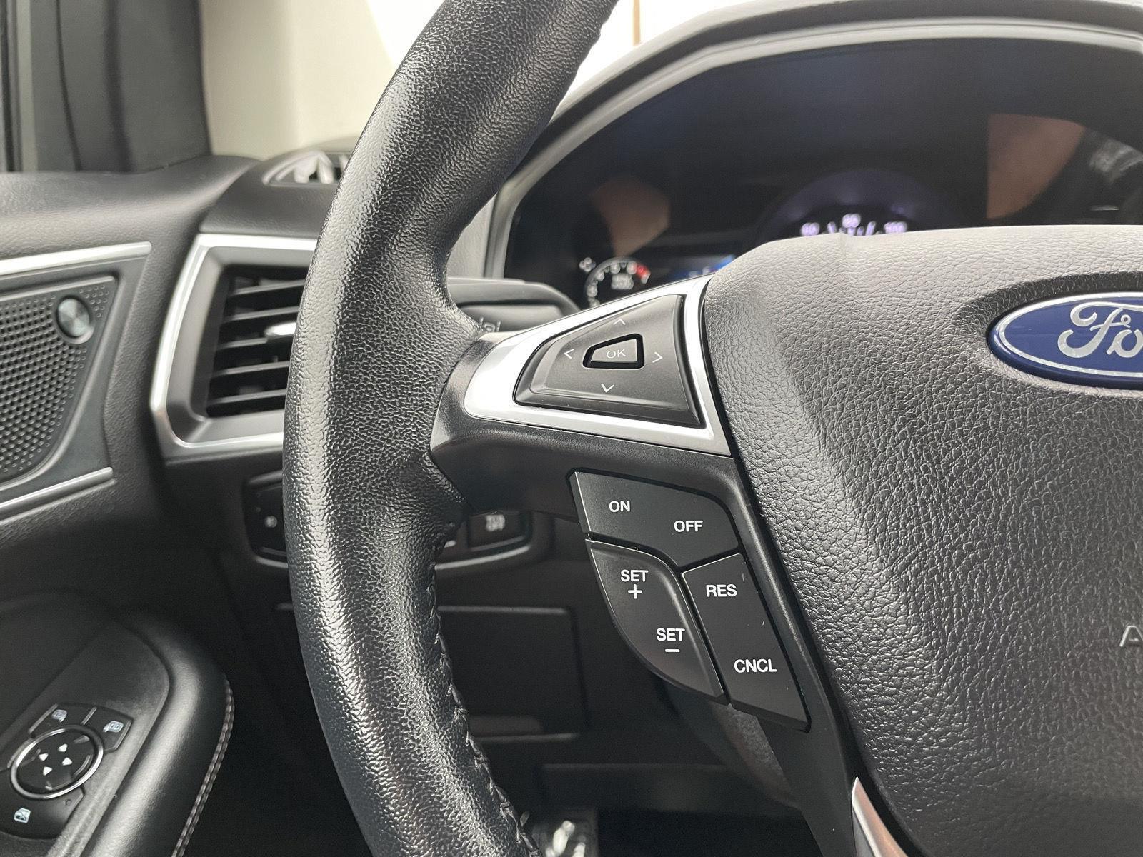 Vehicle photo 13
