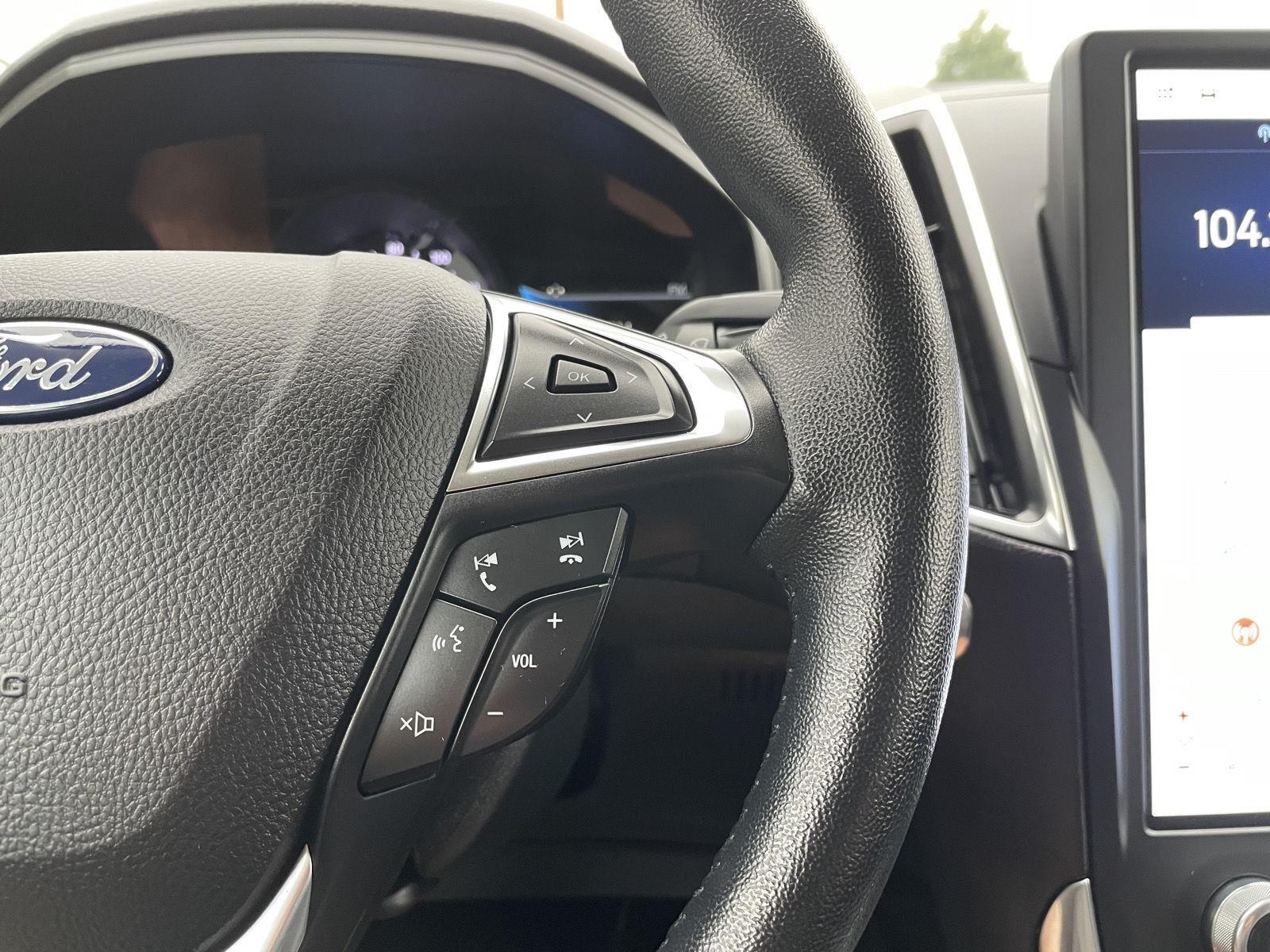 Vehicle photo 14