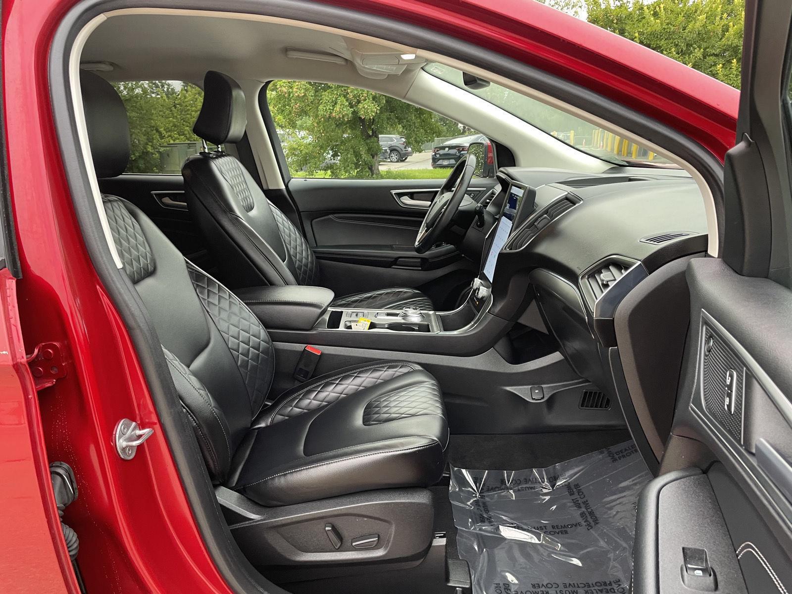 Vehicle photo 19