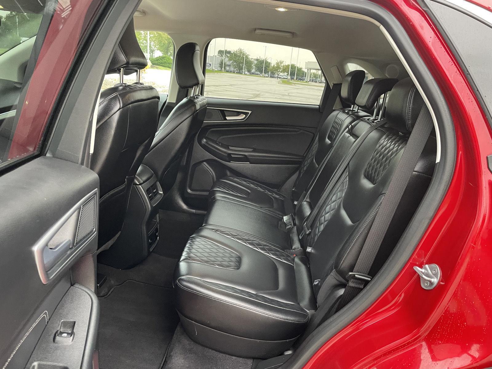 Vehicle photo 20
