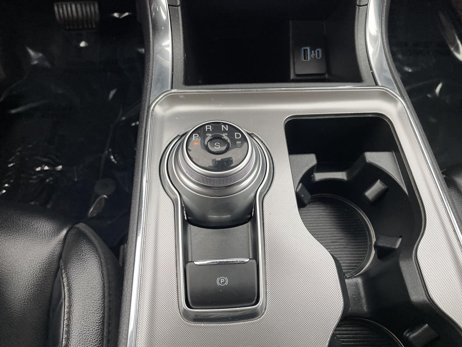 Vehicle photo 29