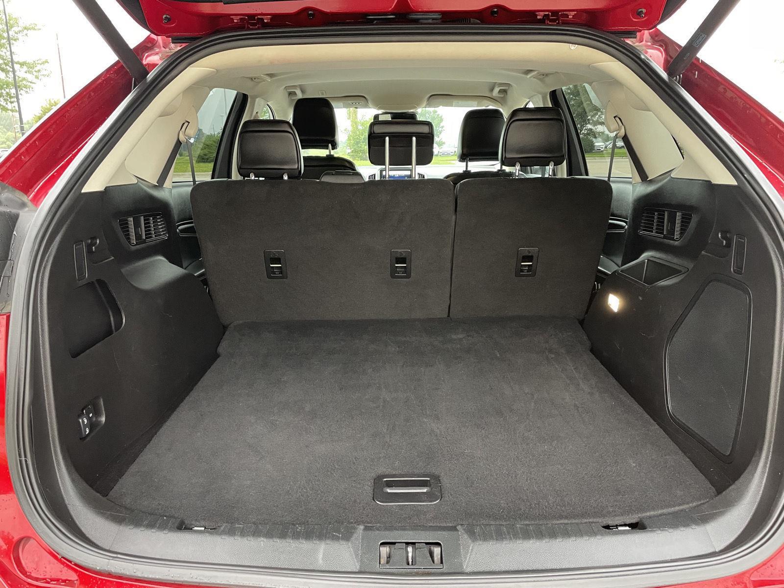 Vehicle photo 34