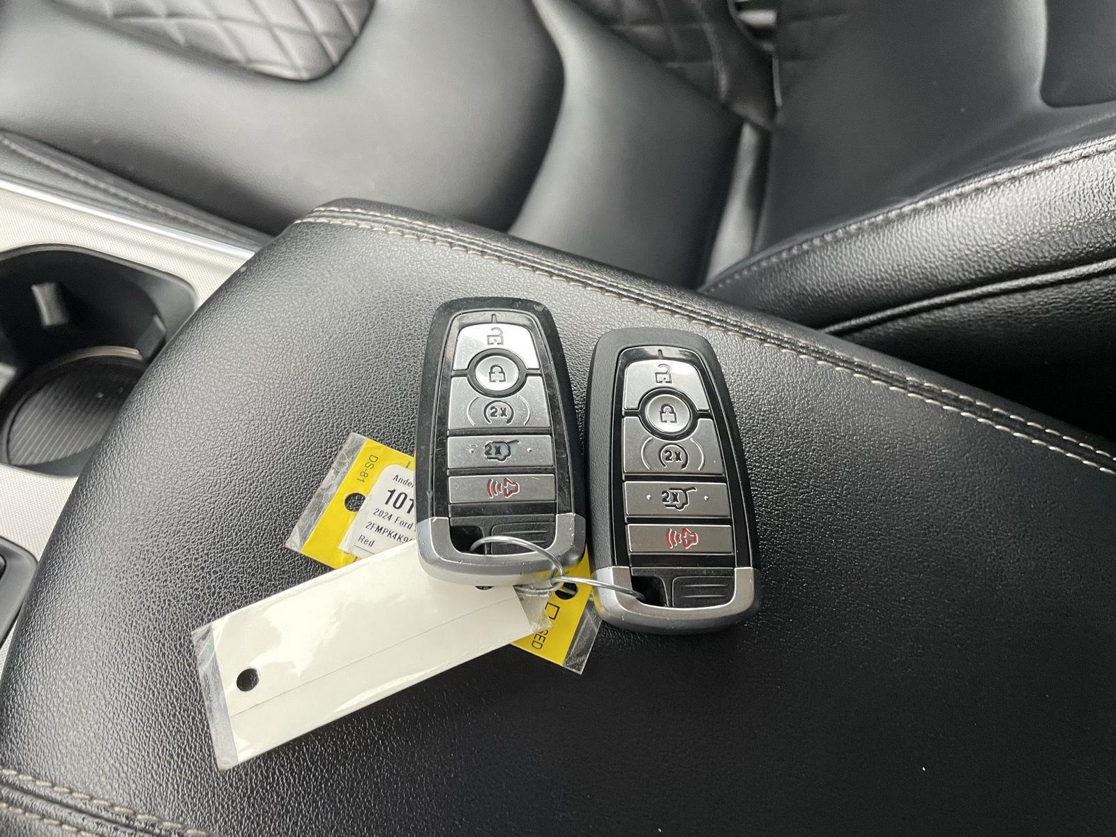 Vehicle photo 38