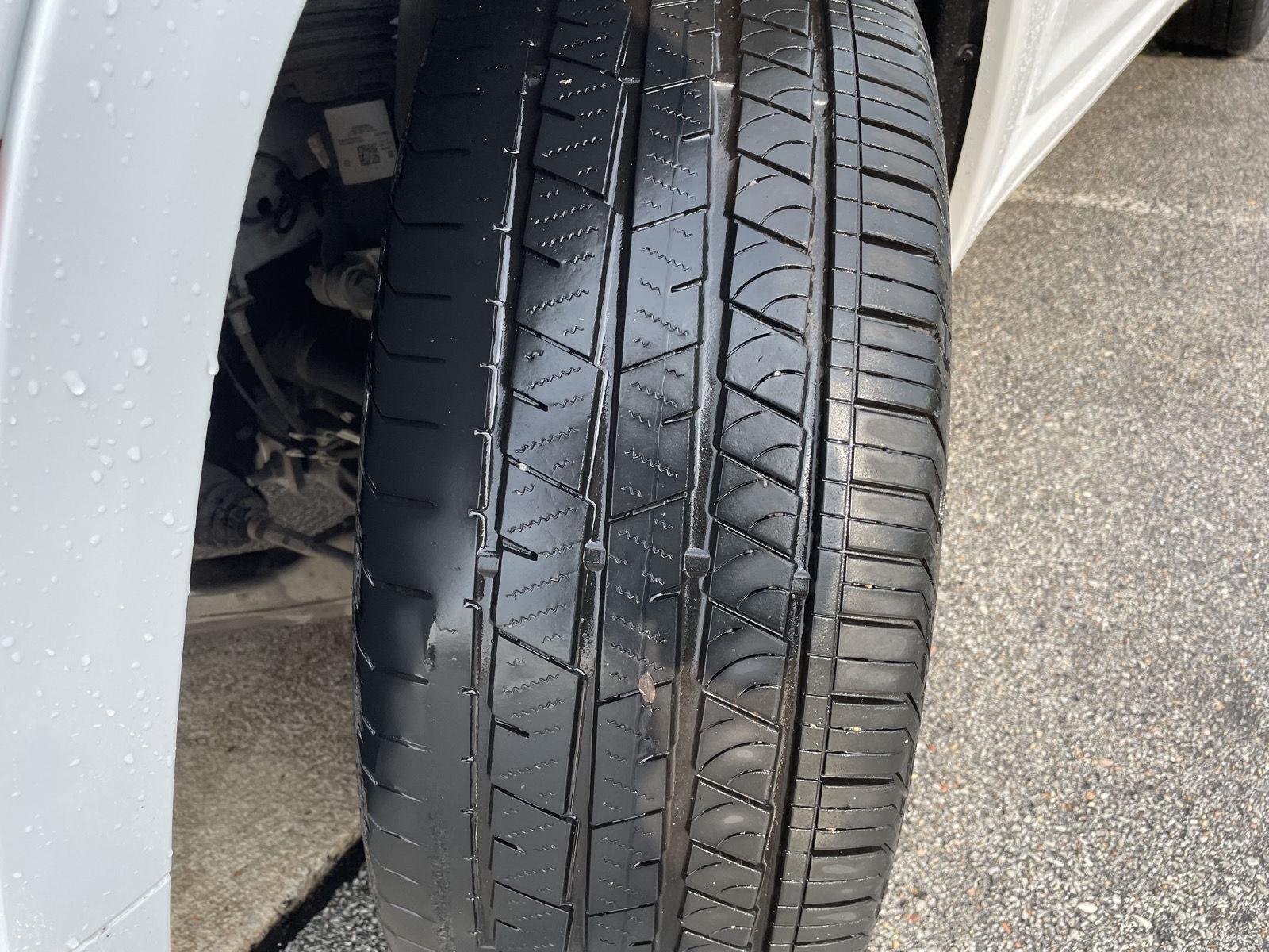Vehicle photo 11