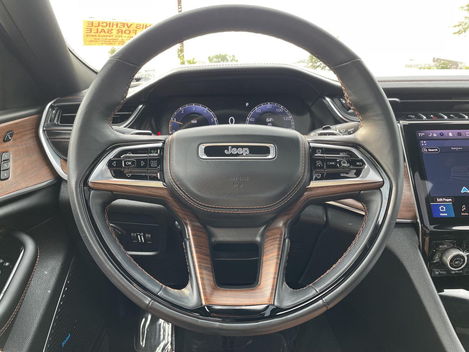 Vehicle photo 12