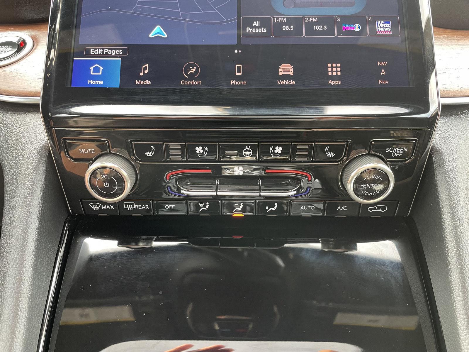 Vehicle photo 31