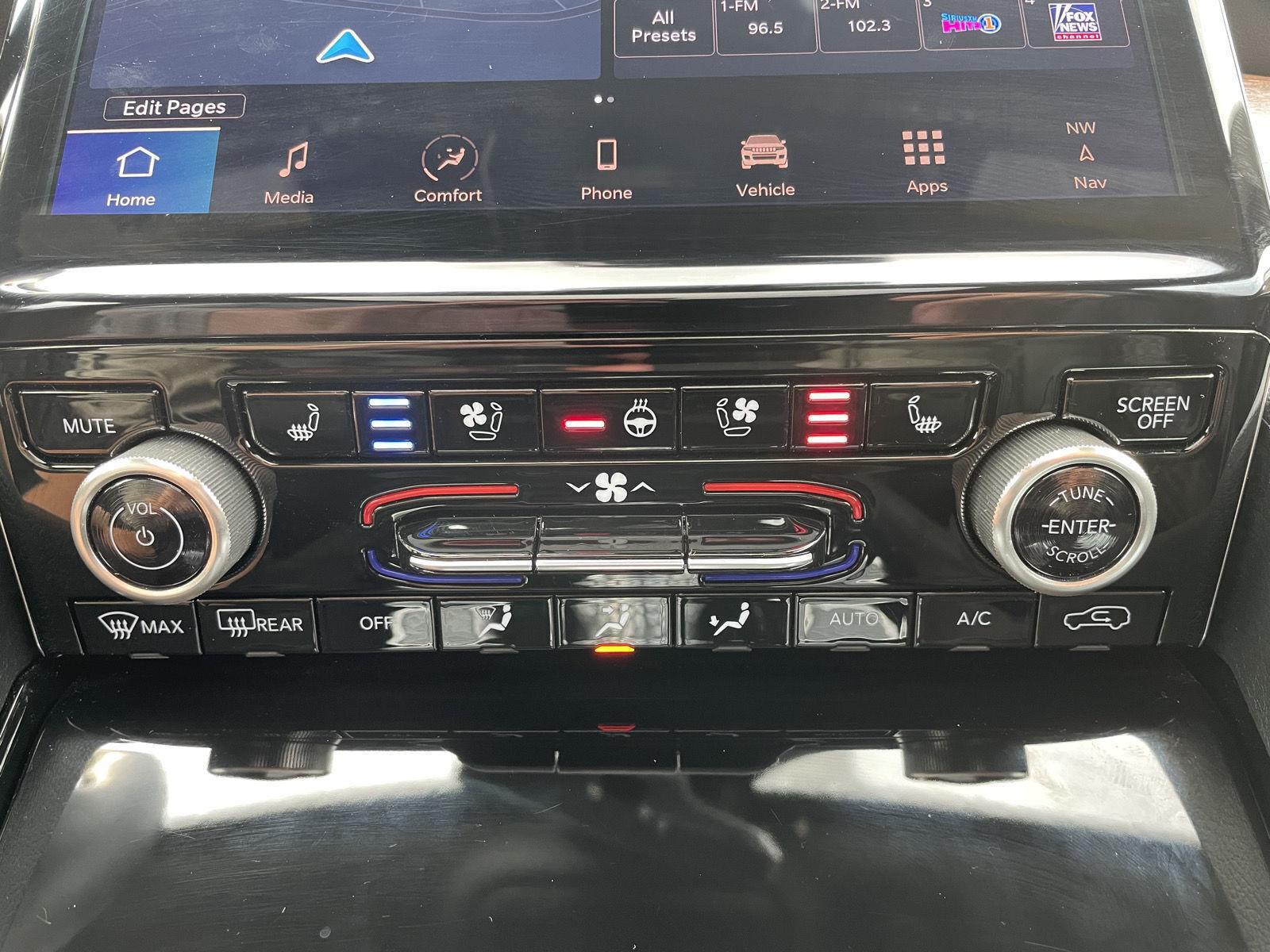 Vehicle photo 32