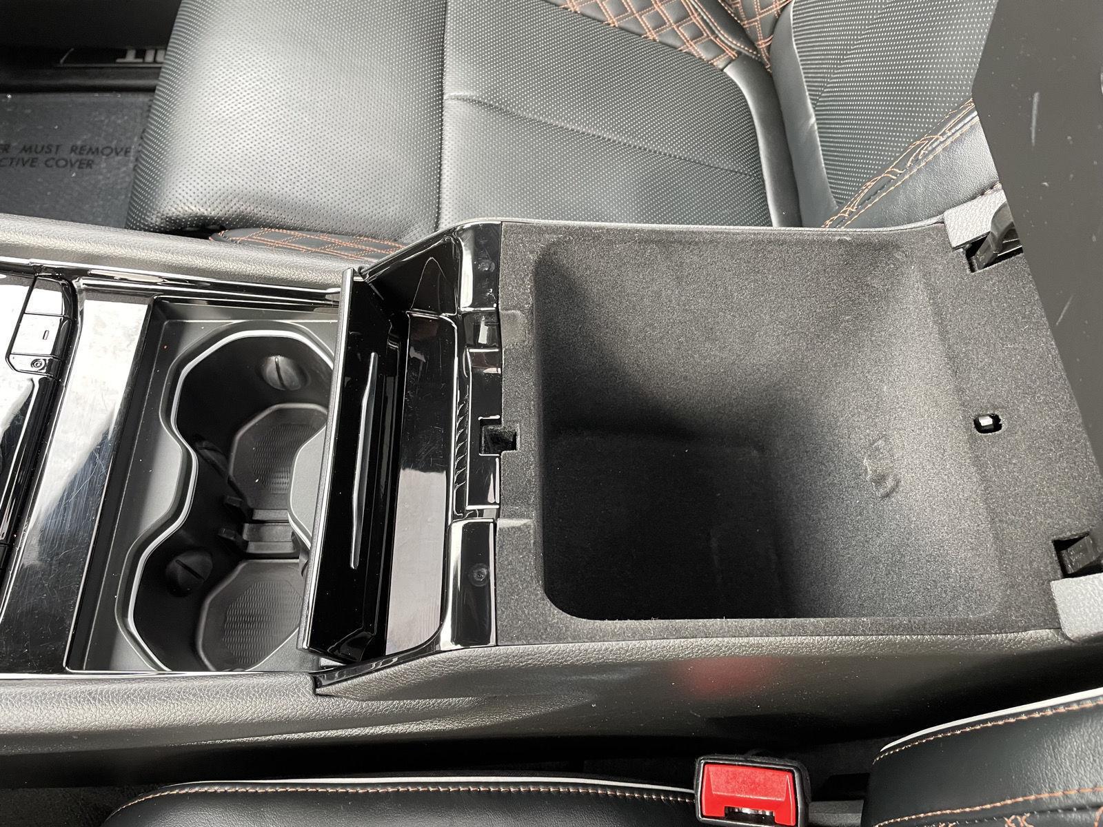 Vehicle photo 37