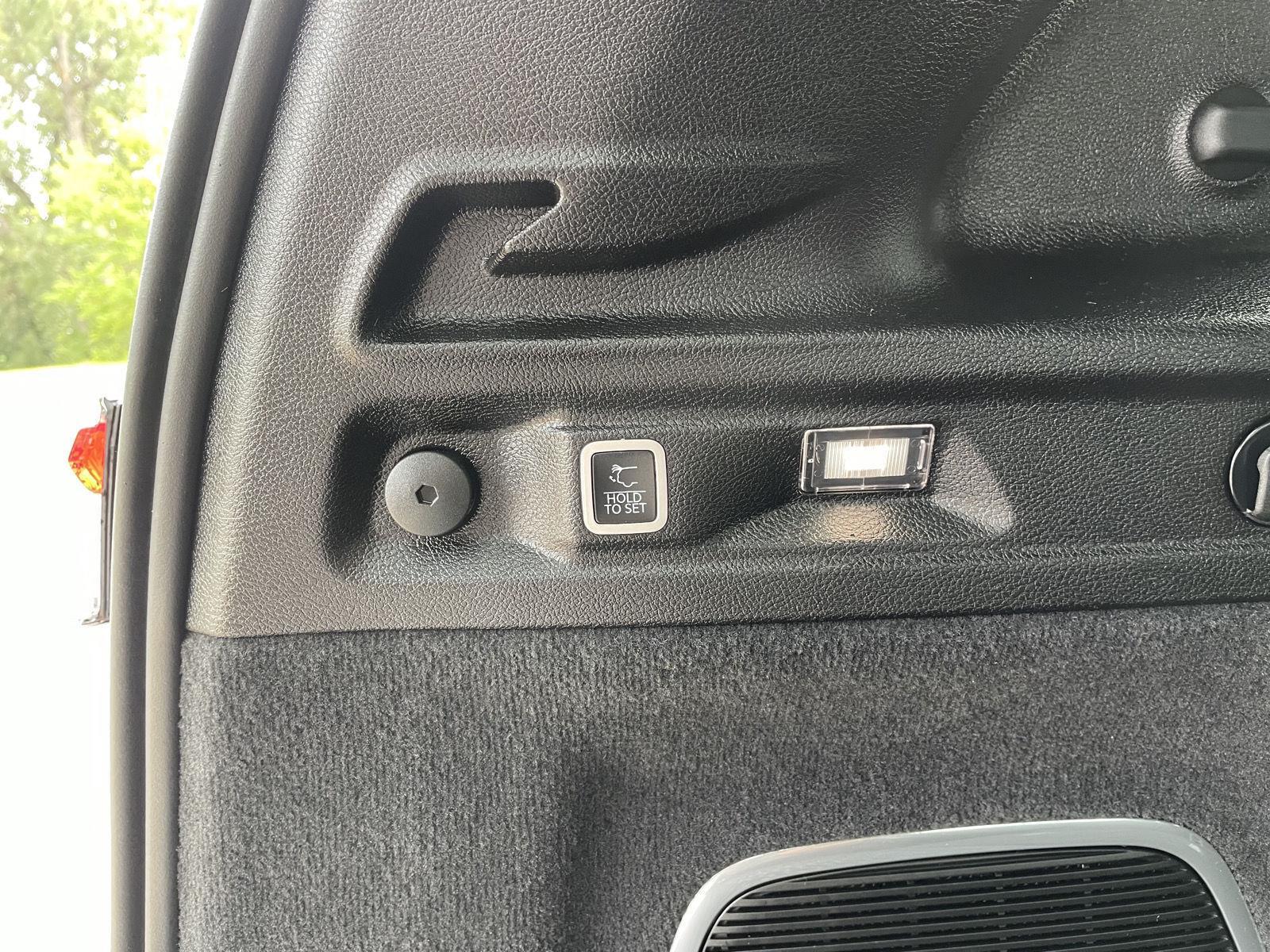 Vehicle photo 44