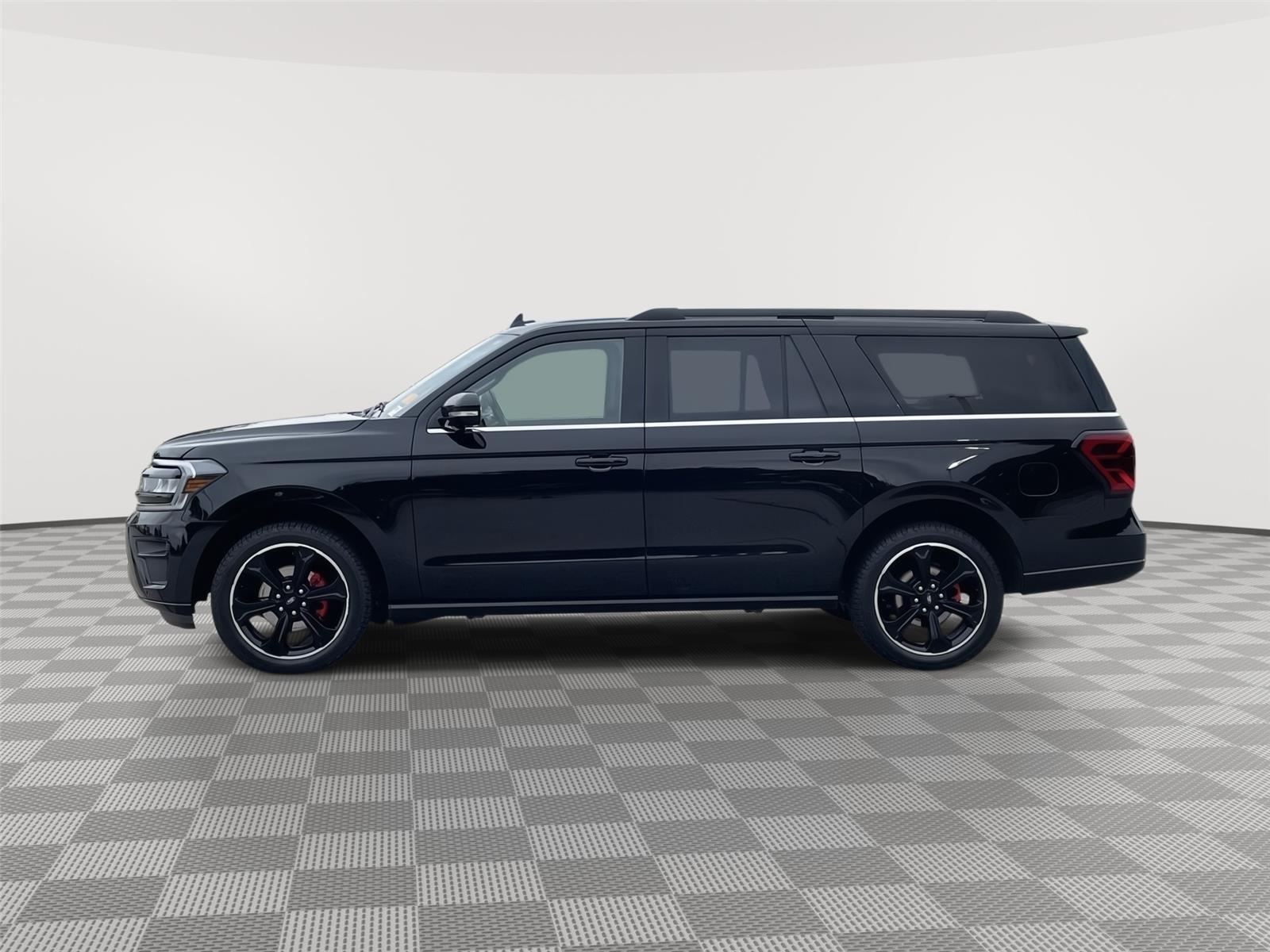Vehicle photo 2
