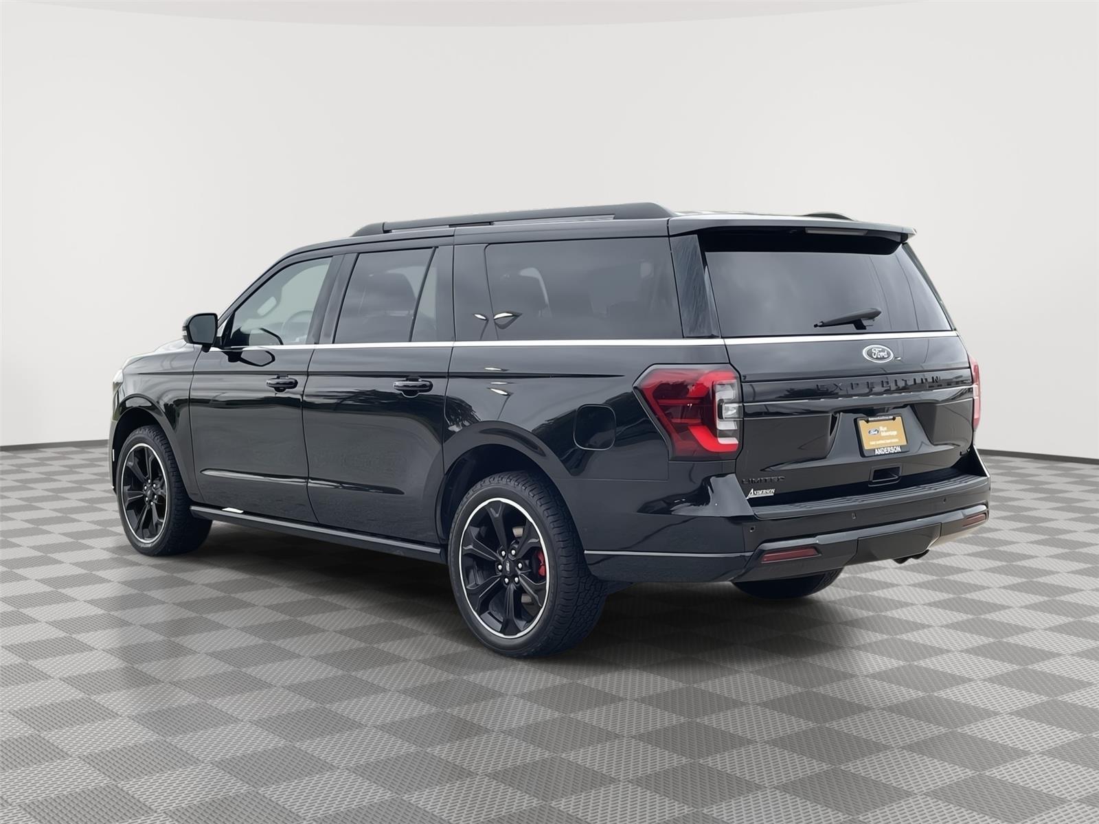 Vehicle photo 9