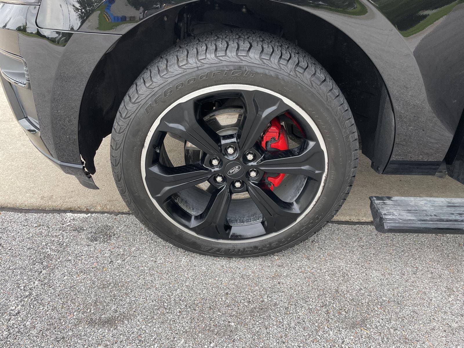 Vehicle photo 10