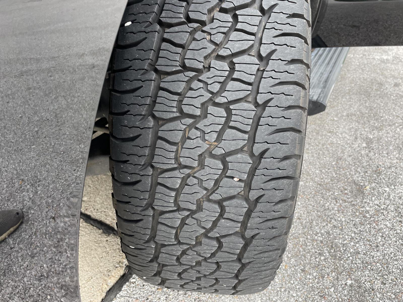 Vehicle photo 11
