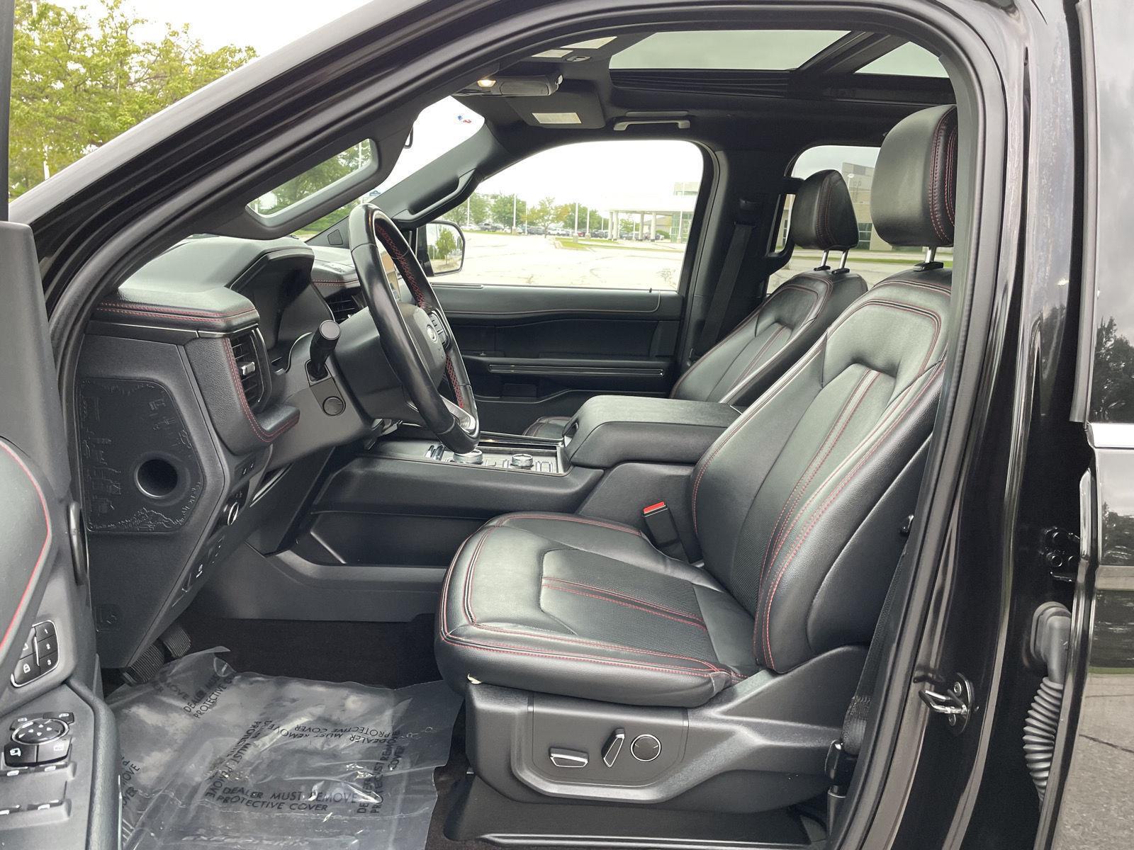 Vehicle photo 17