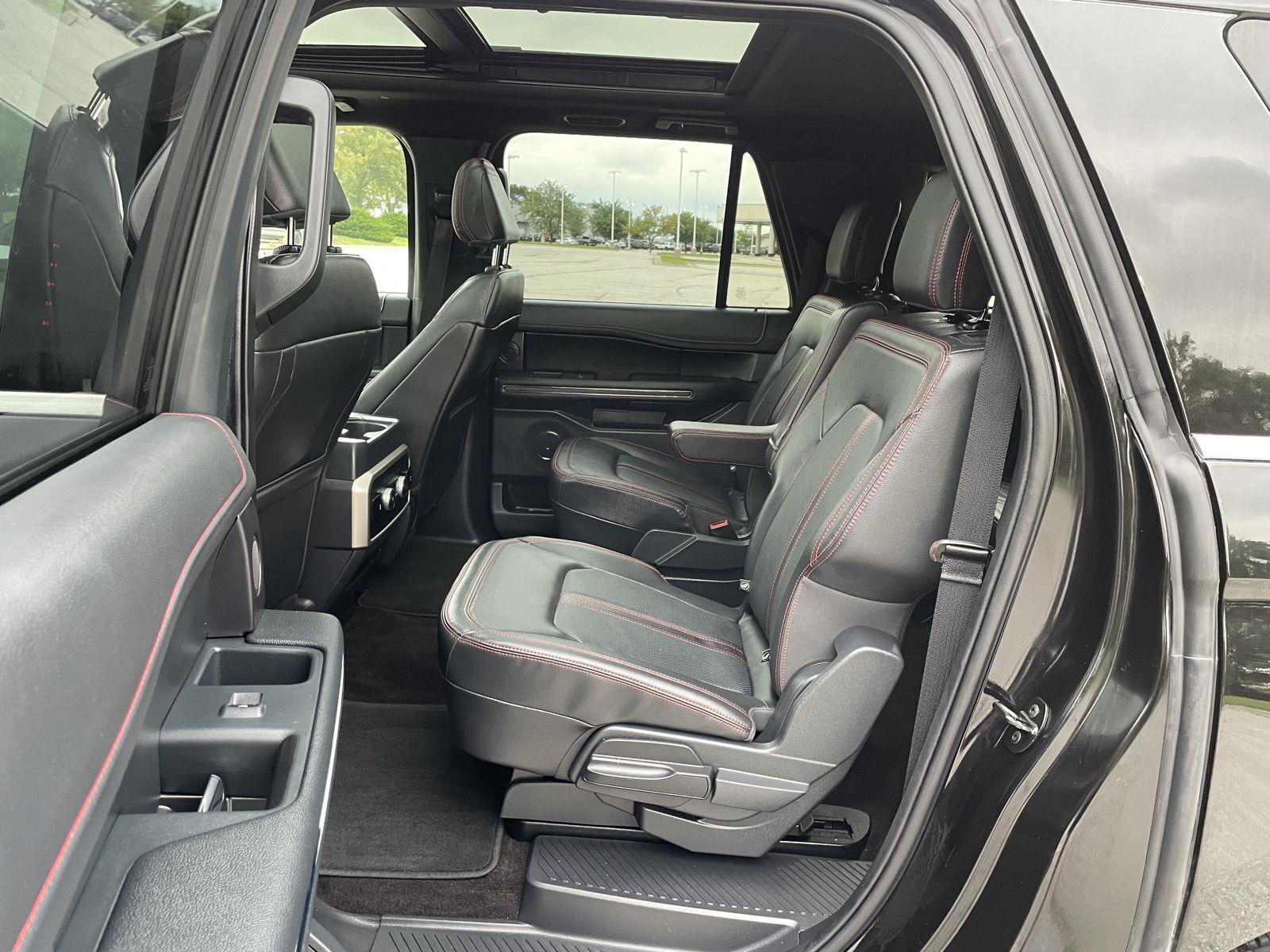 Vehicle photo 20