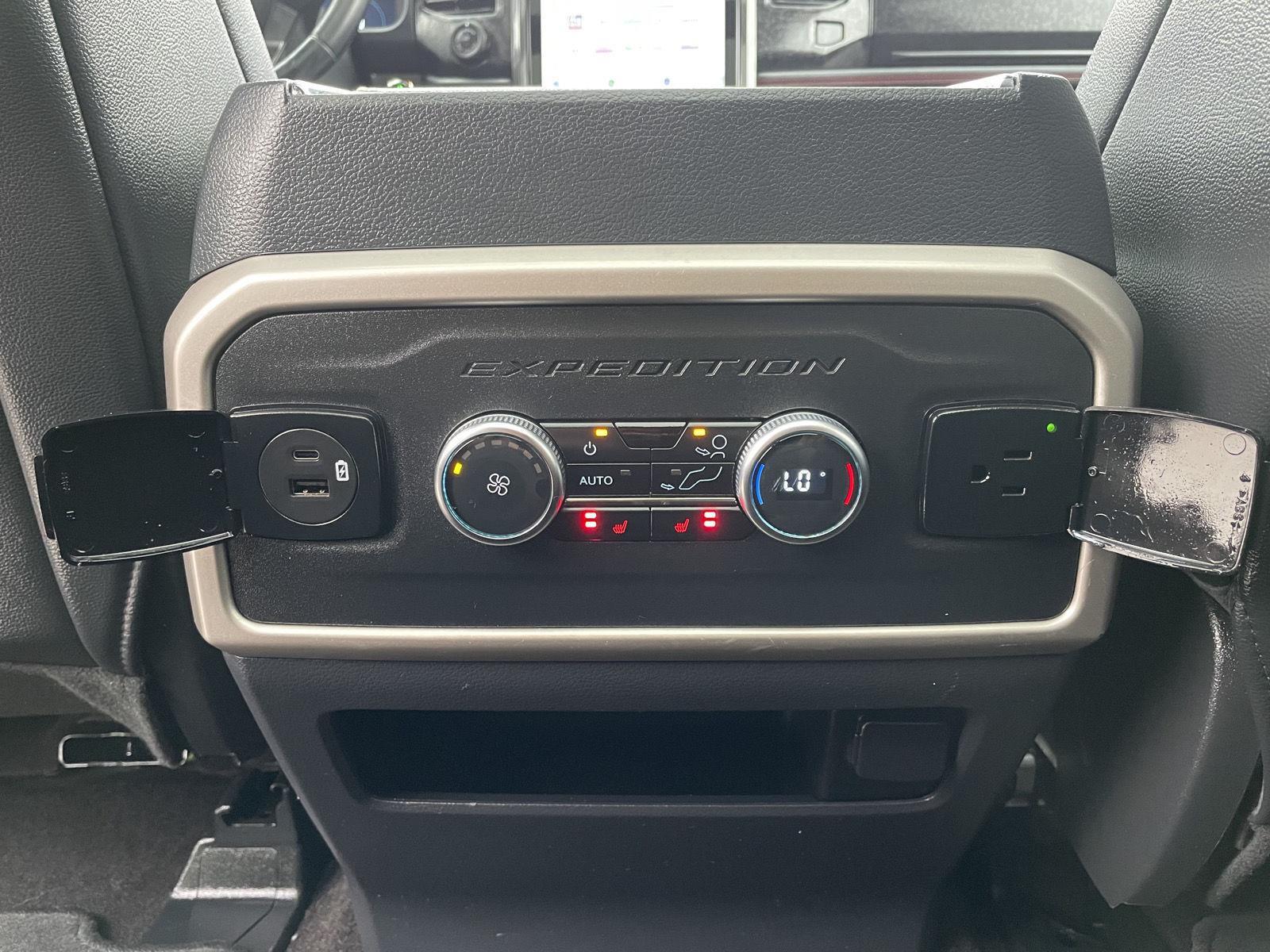 Vehicle photo 21
