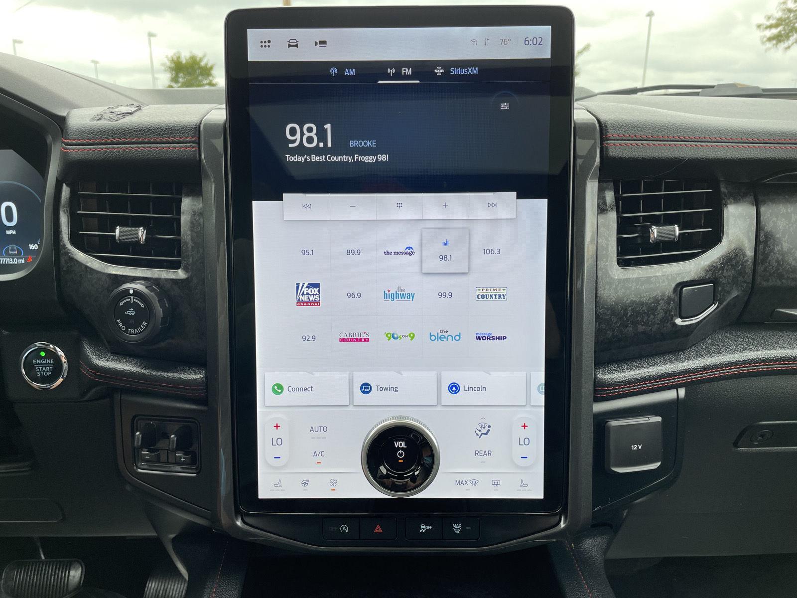 Vehicle photo 26