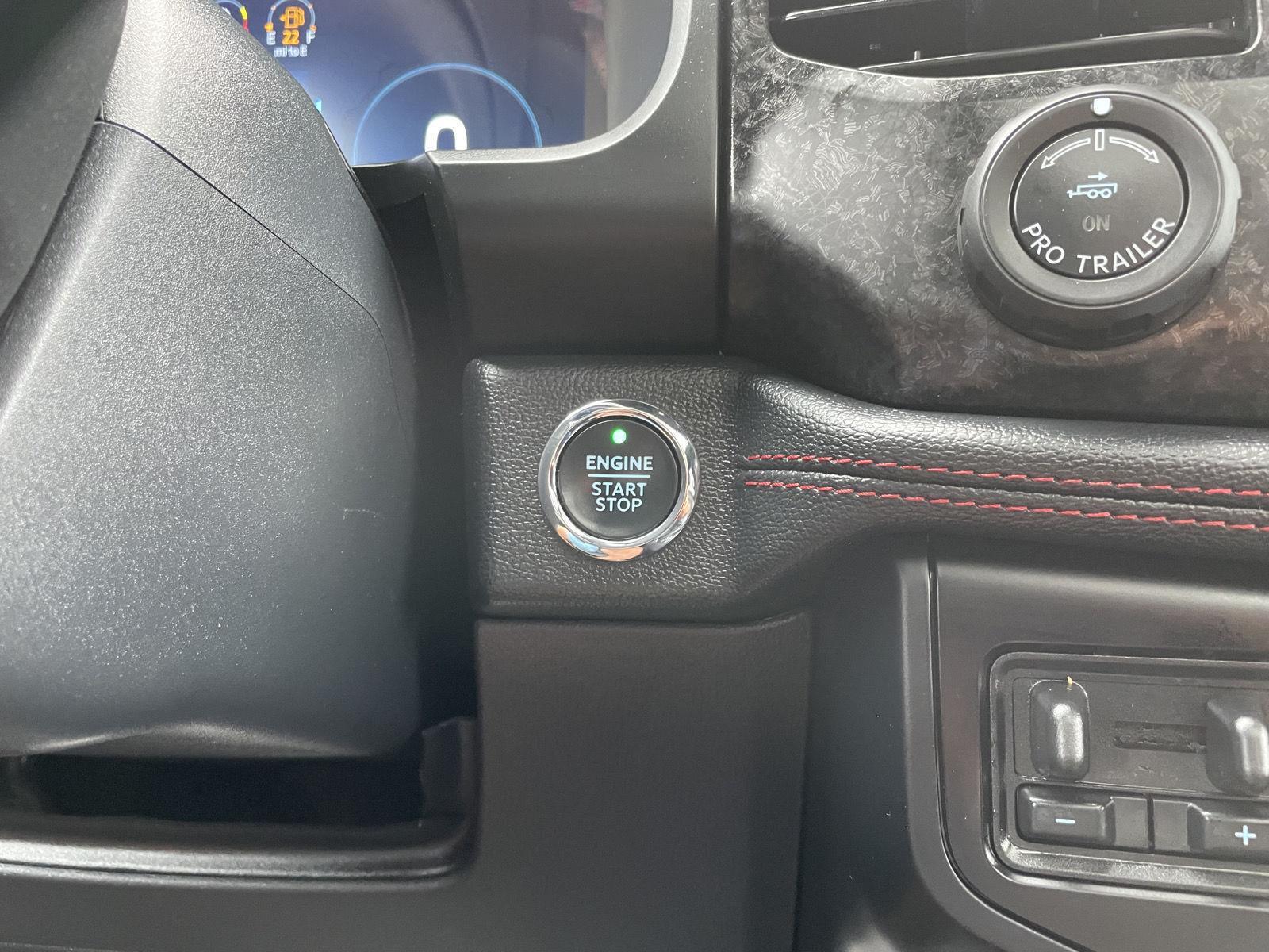 Vehicle photo 30