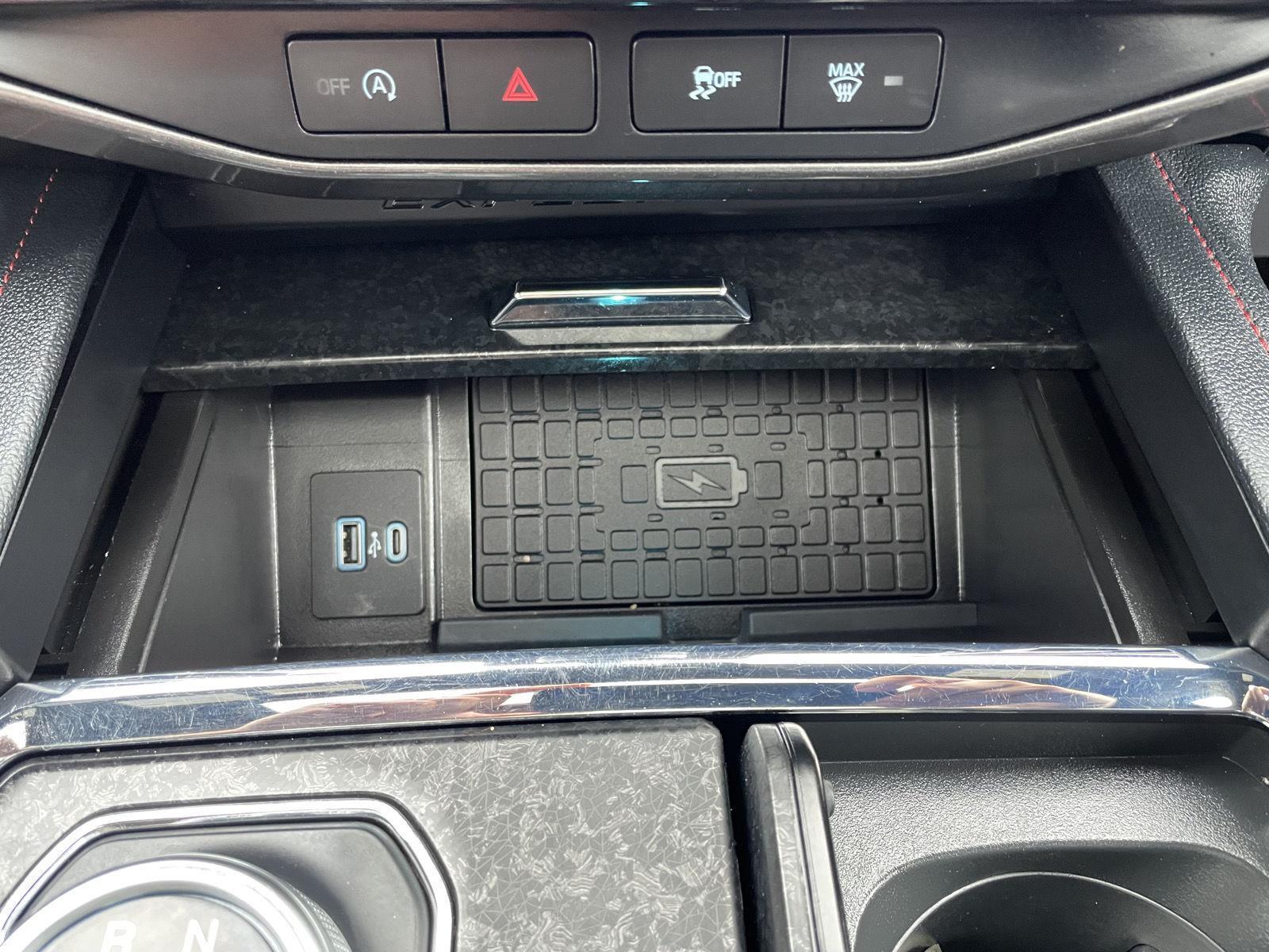 Vehicle photo 33