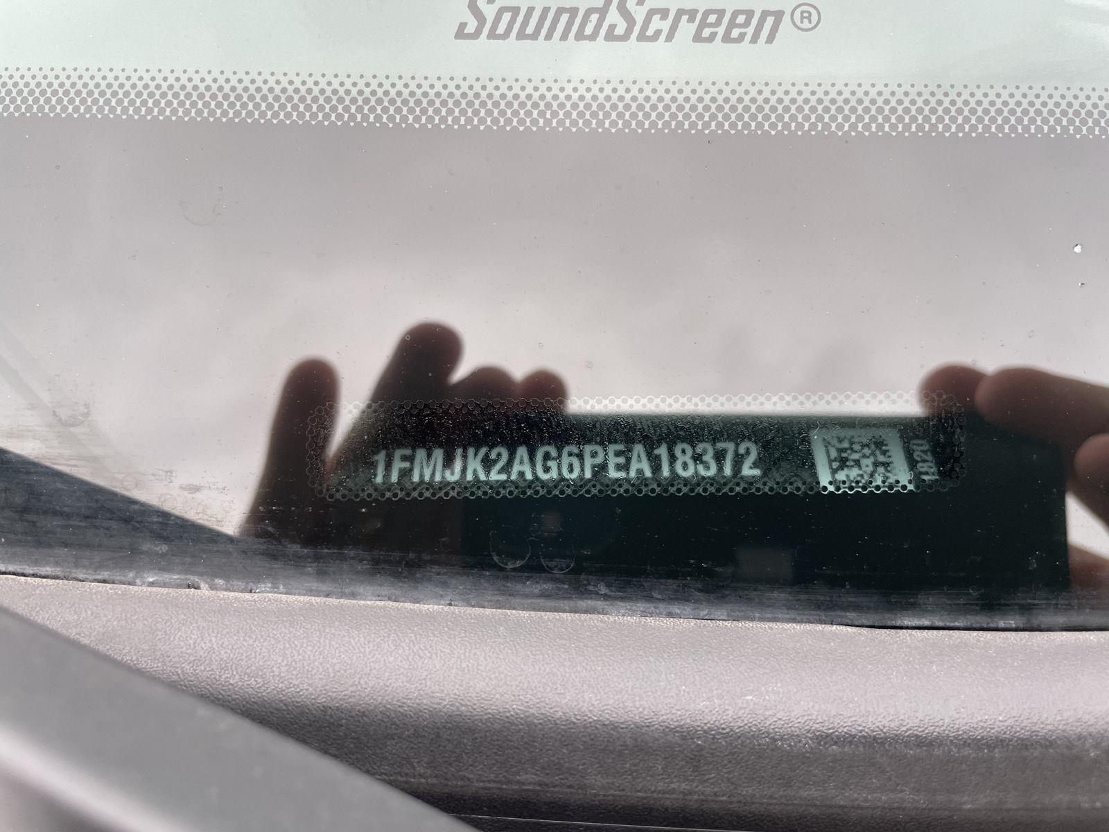 Vehicle photo 38
