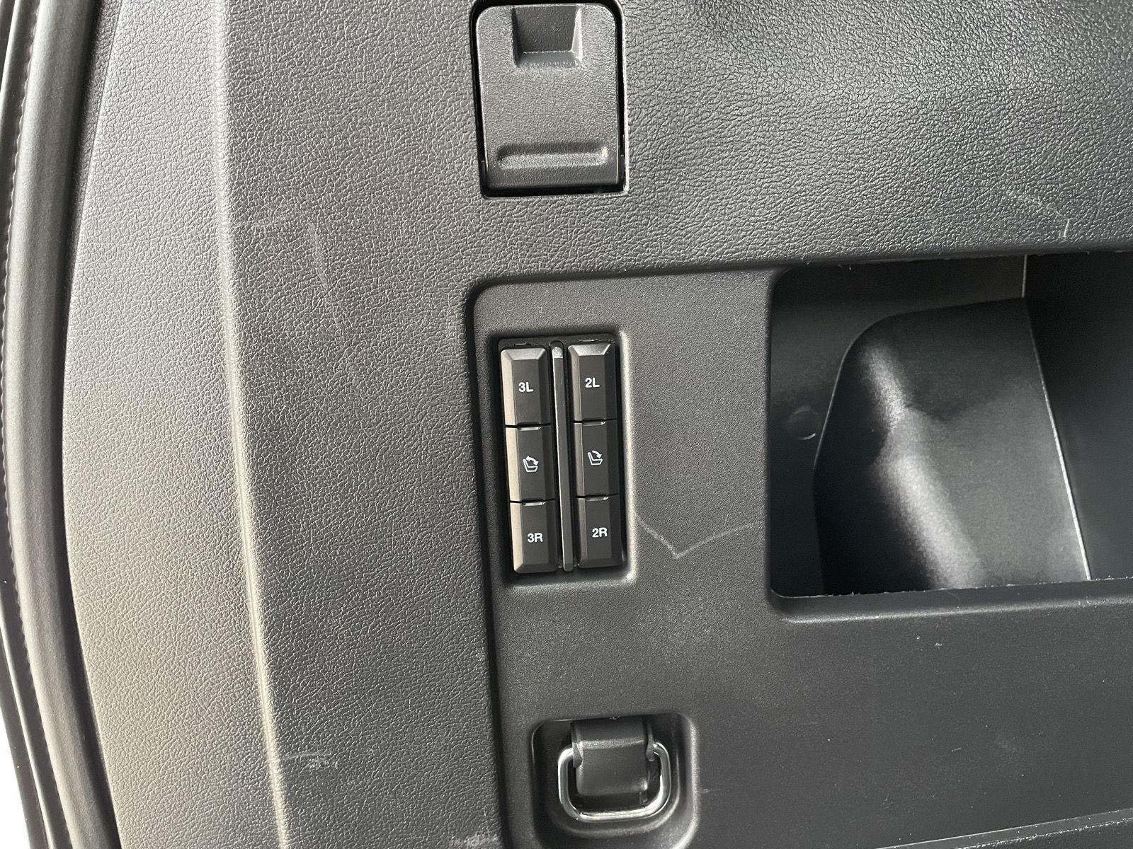 Vehicle photo 40