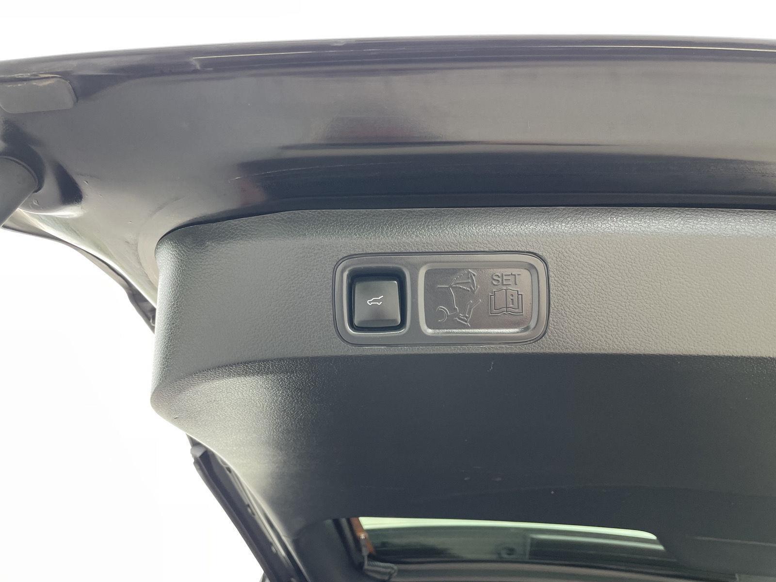 Vehicle photo 42