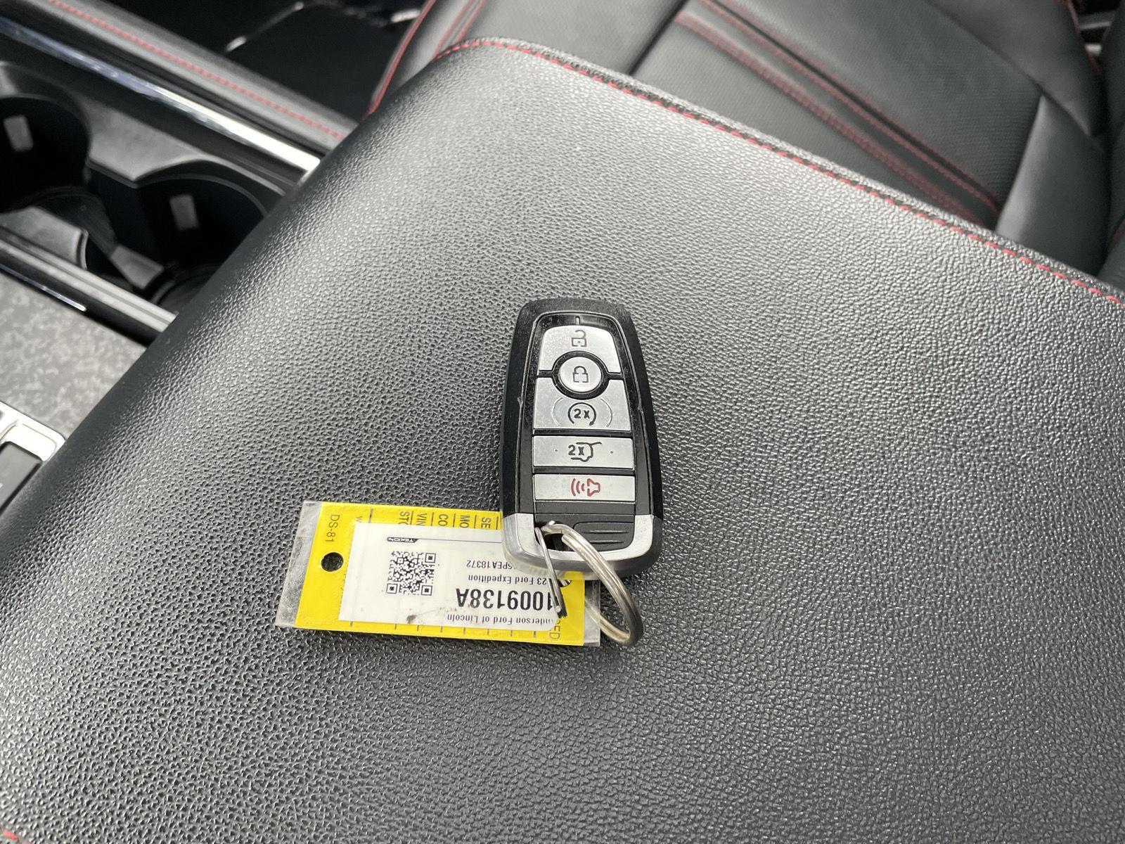 Vehicle photo 43