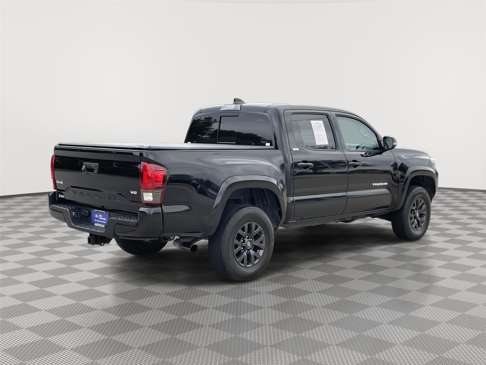 Vehicle photo 7