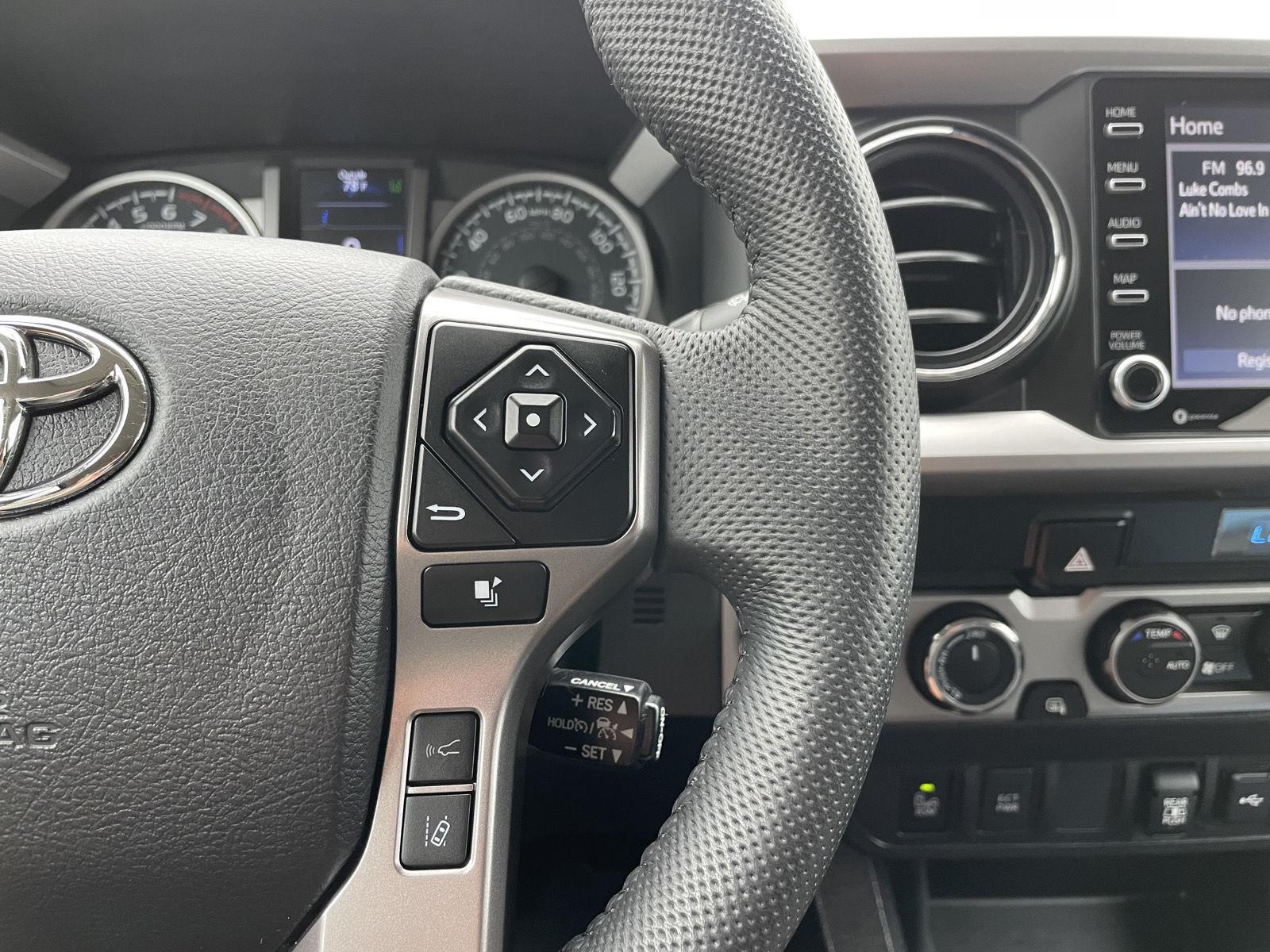 Vehicle photo 14