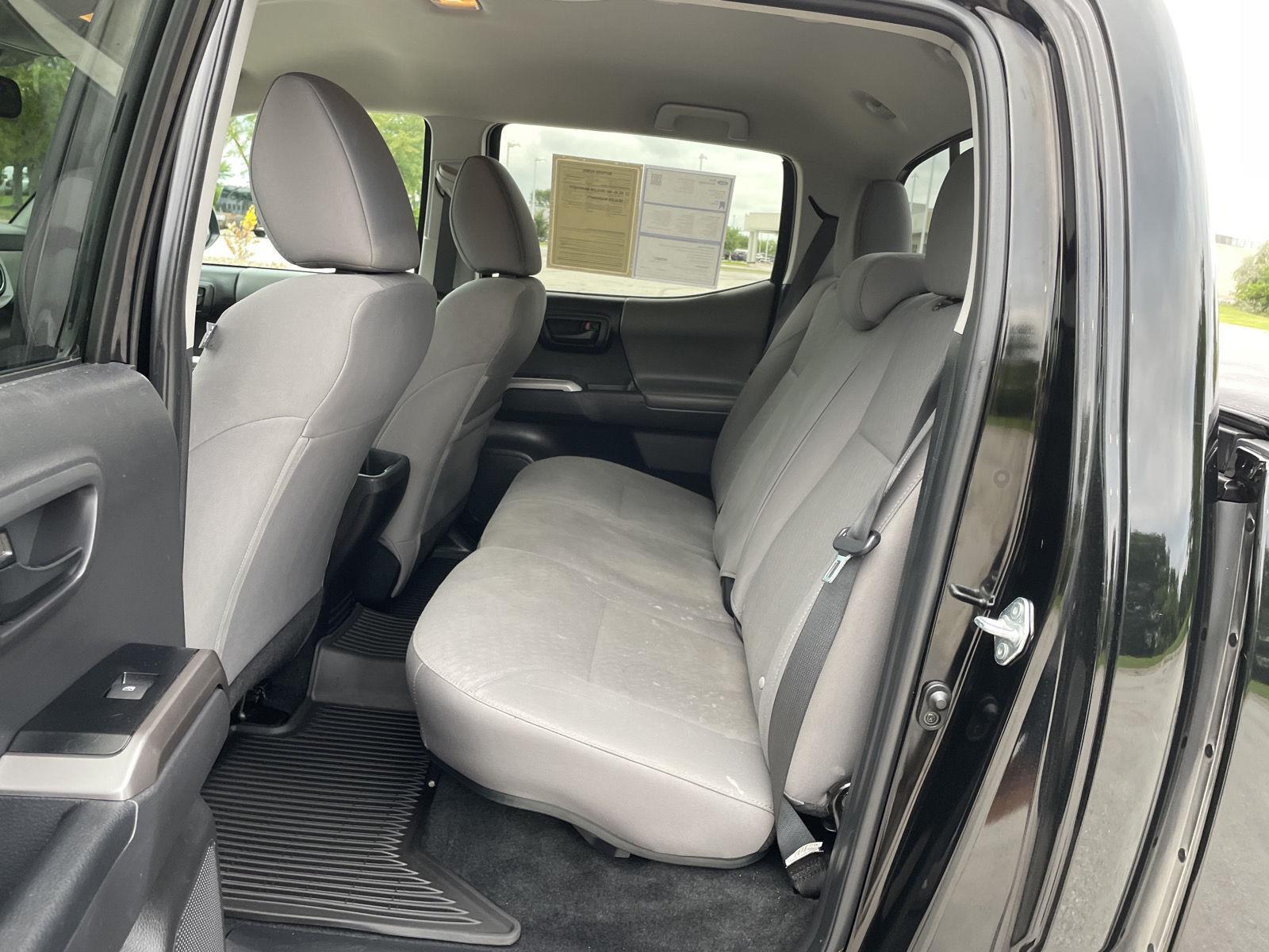 Vehicle photo 20
