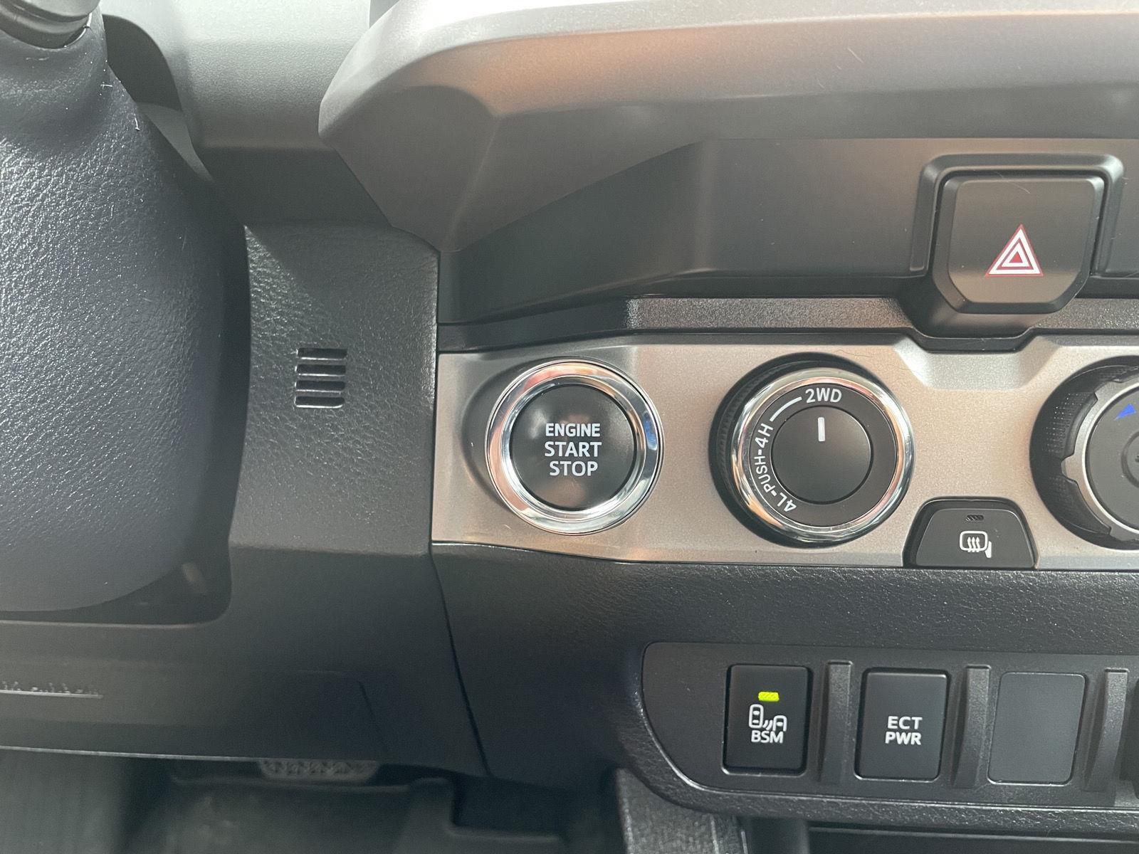Vehicle photo 24
