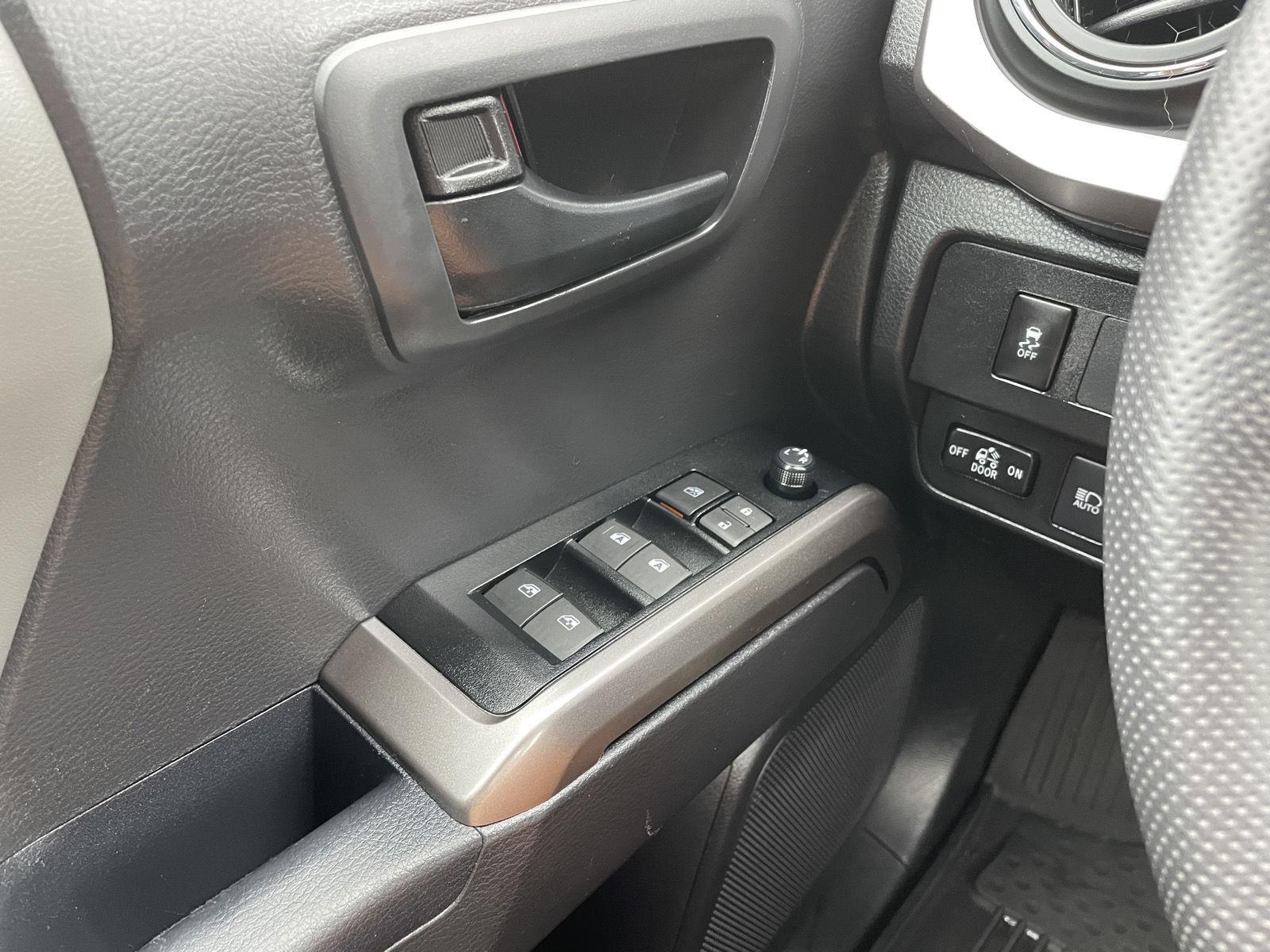Vehicle photo 27