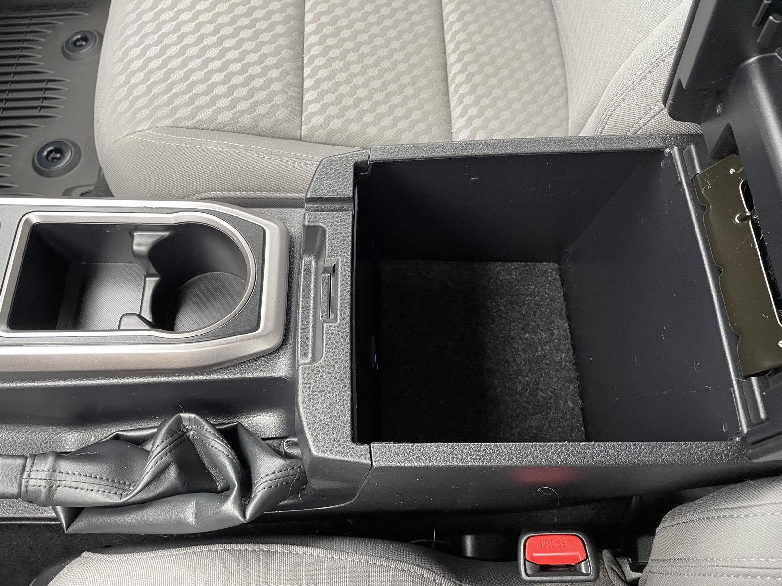 Vehicle photo 29