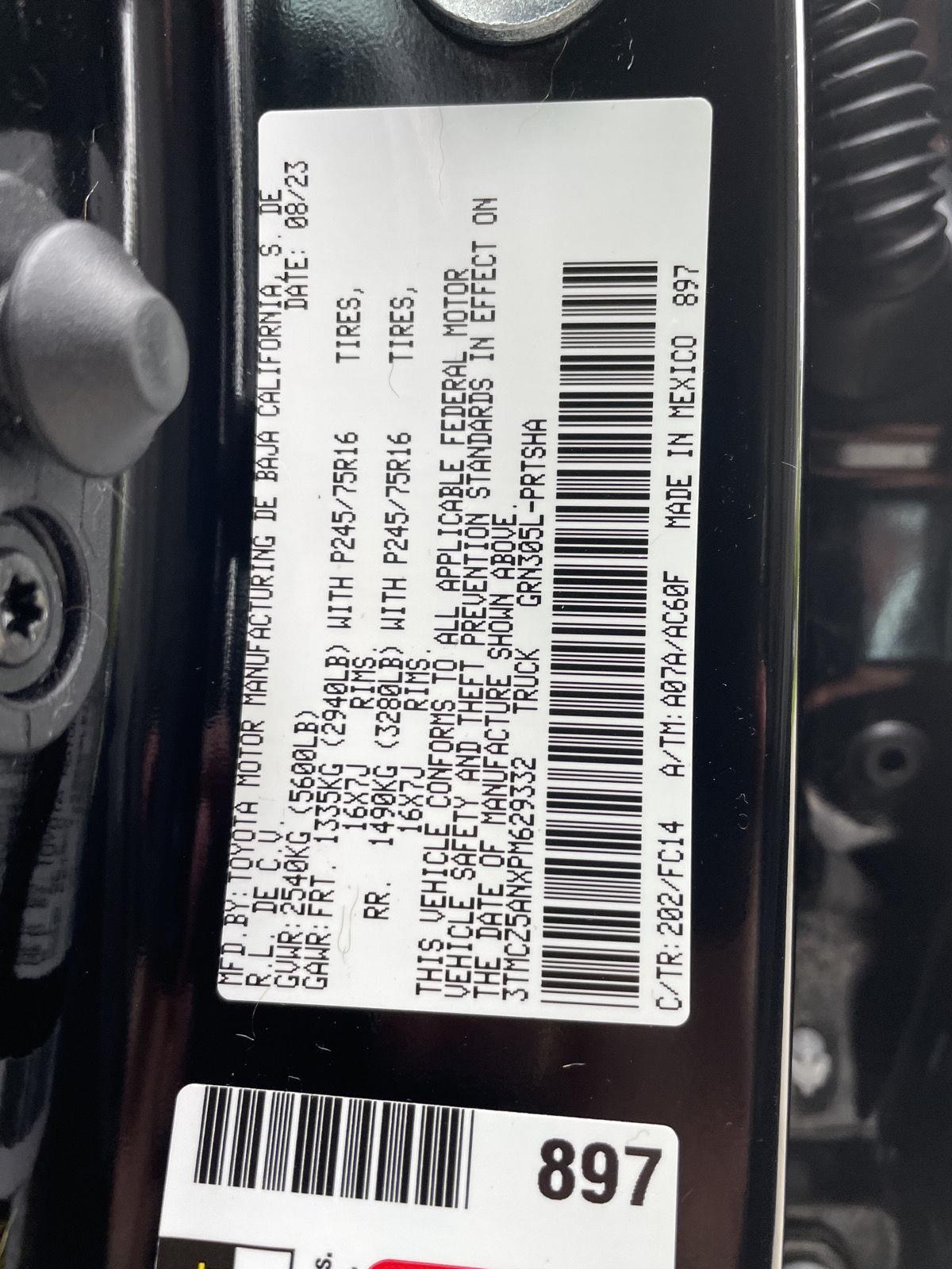 Vehicle photo 30