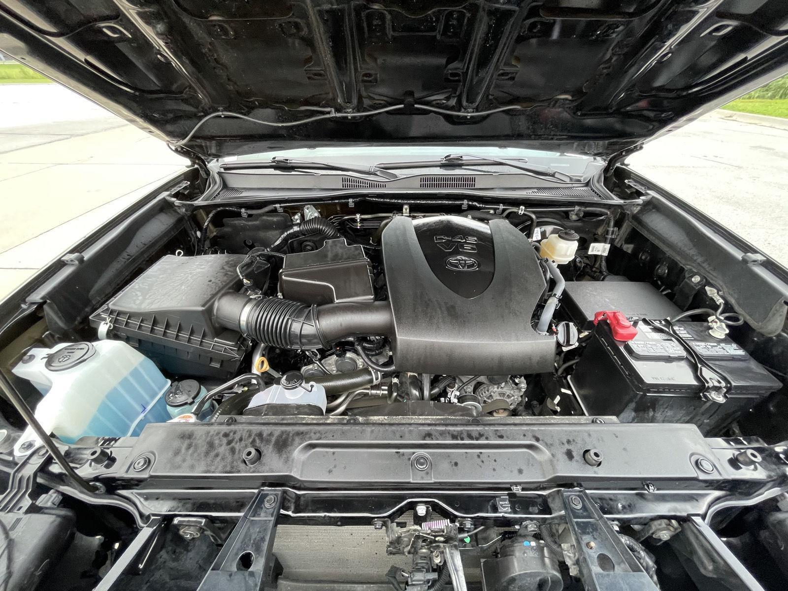 Vehicle photo 32