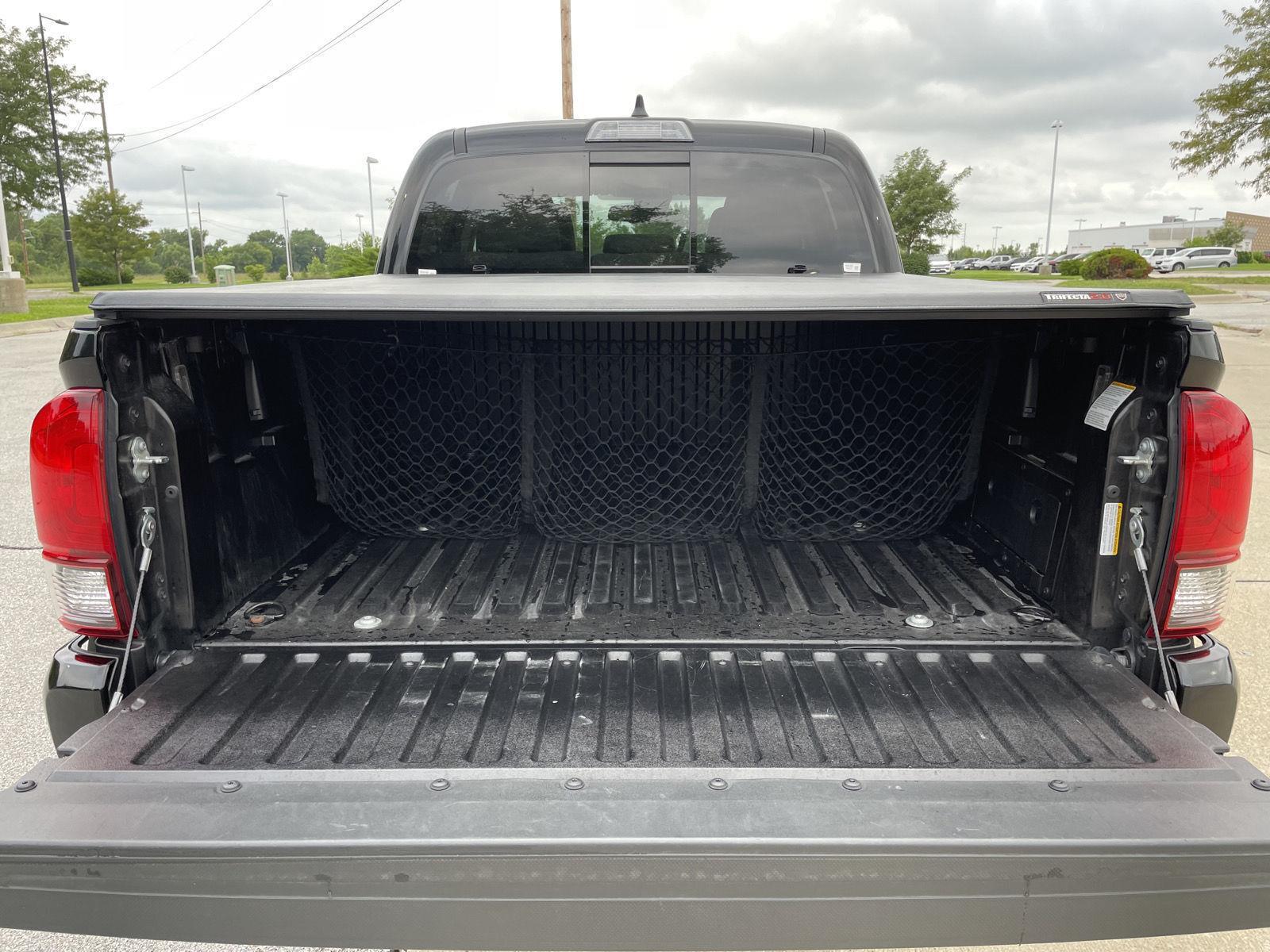 Vehicle photo 33