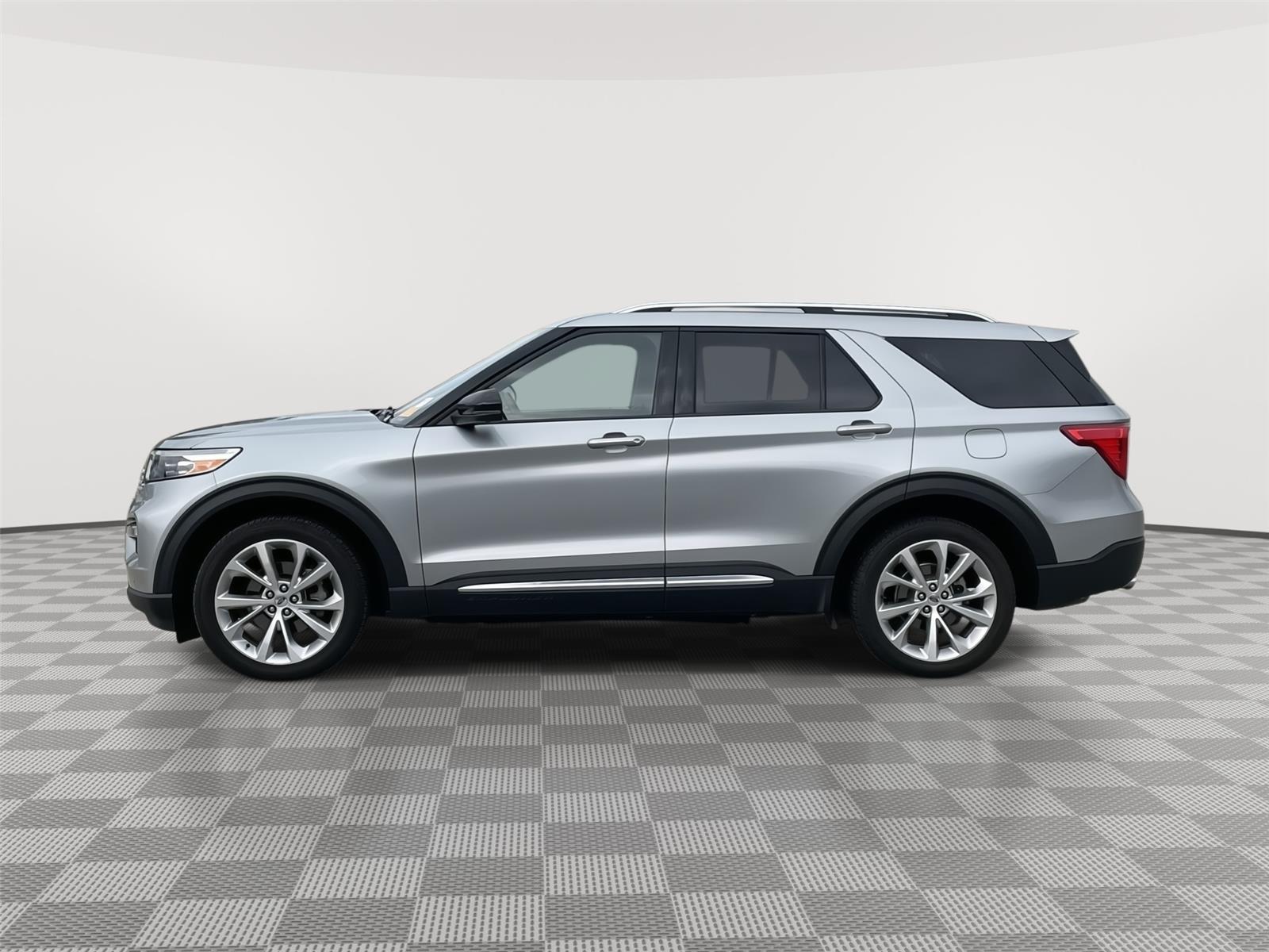 Vehicle photo 2