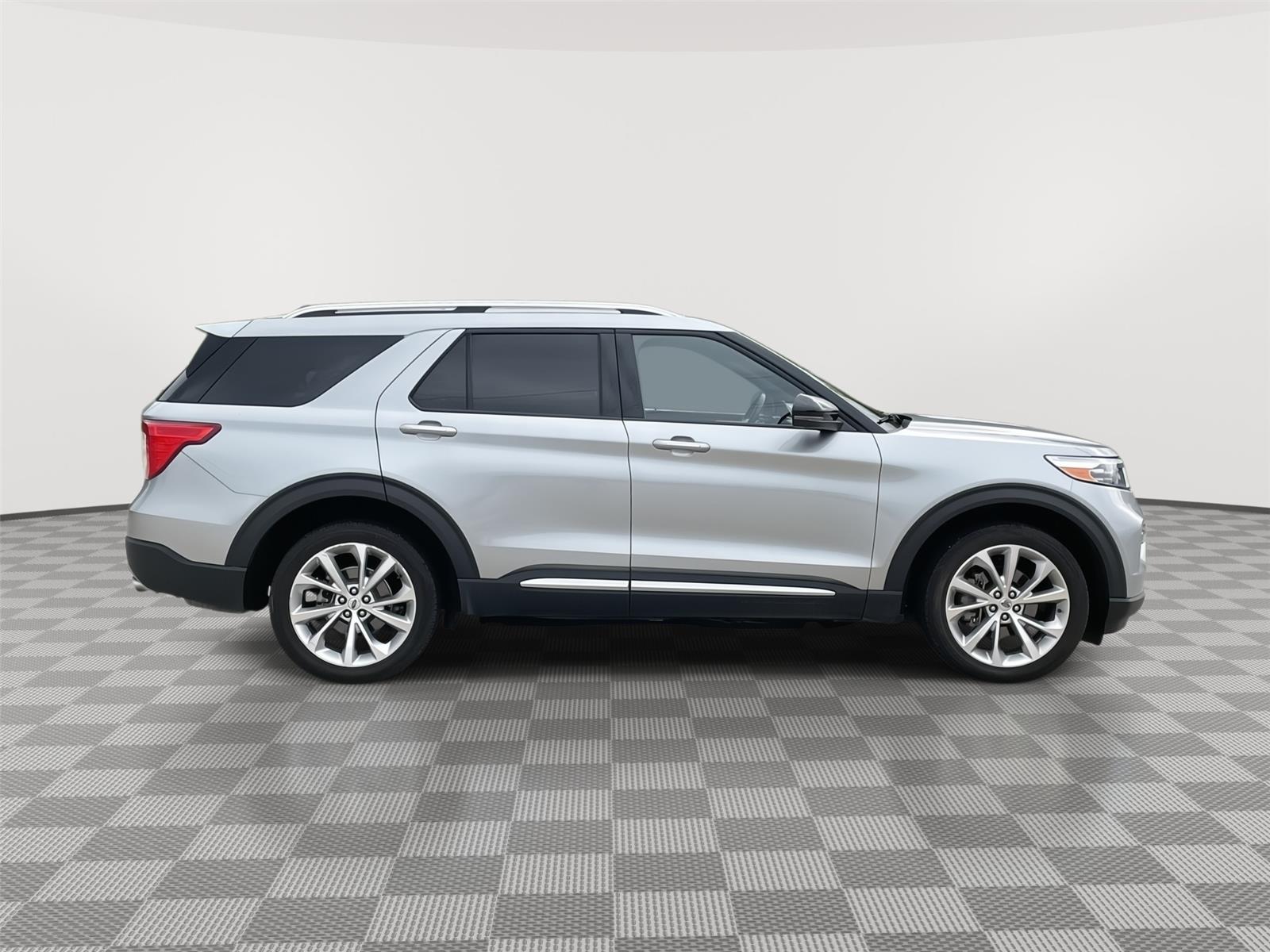 Vehicle photo 6